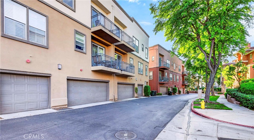 2260 Clark