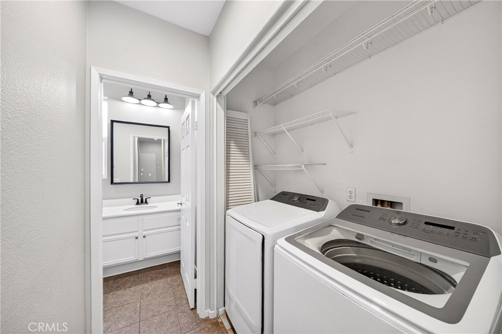 2260 Clark