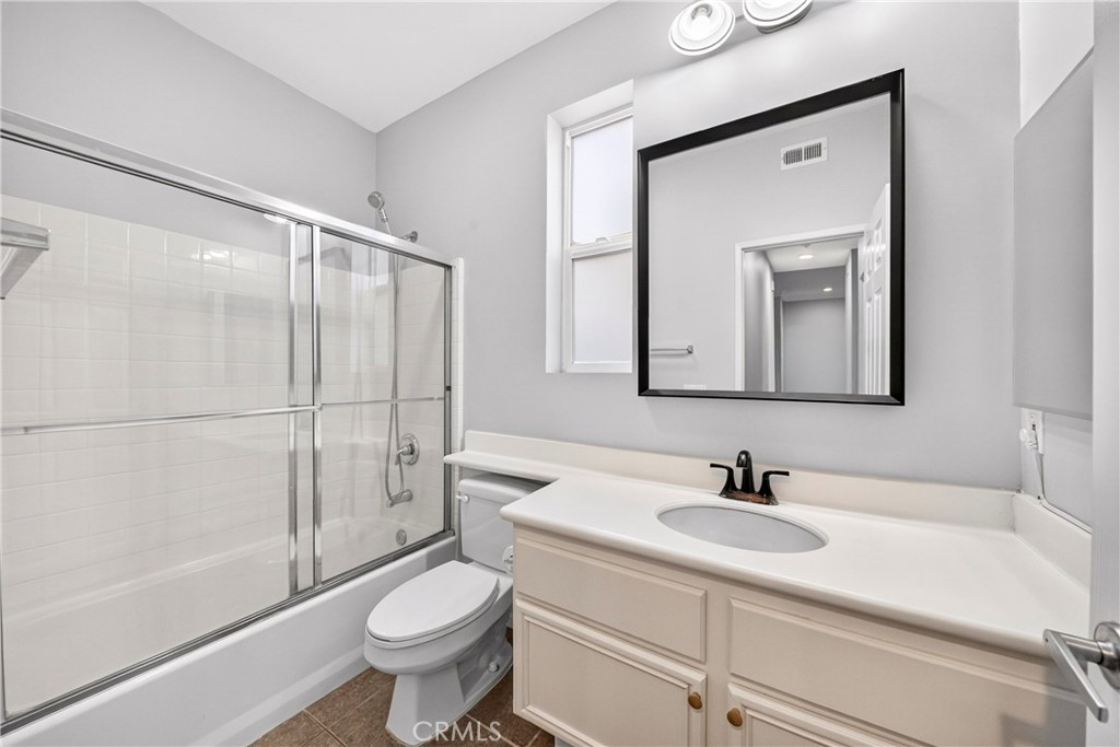 2260 Clark