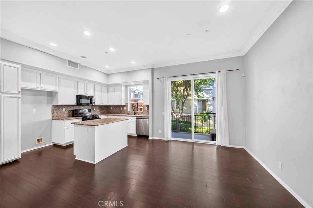 2260 Clark