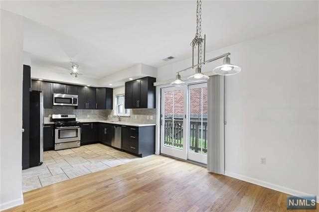 458-1 Whiton Street 1
