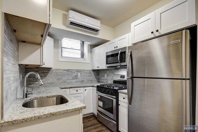 100 Central Avenue L1