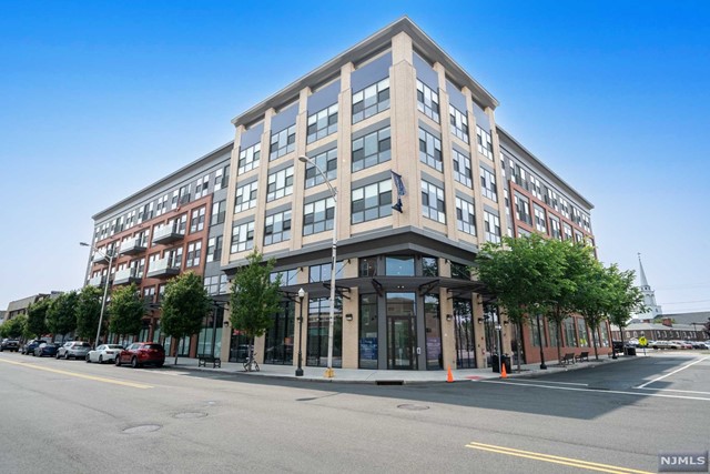 389 Main Street 304