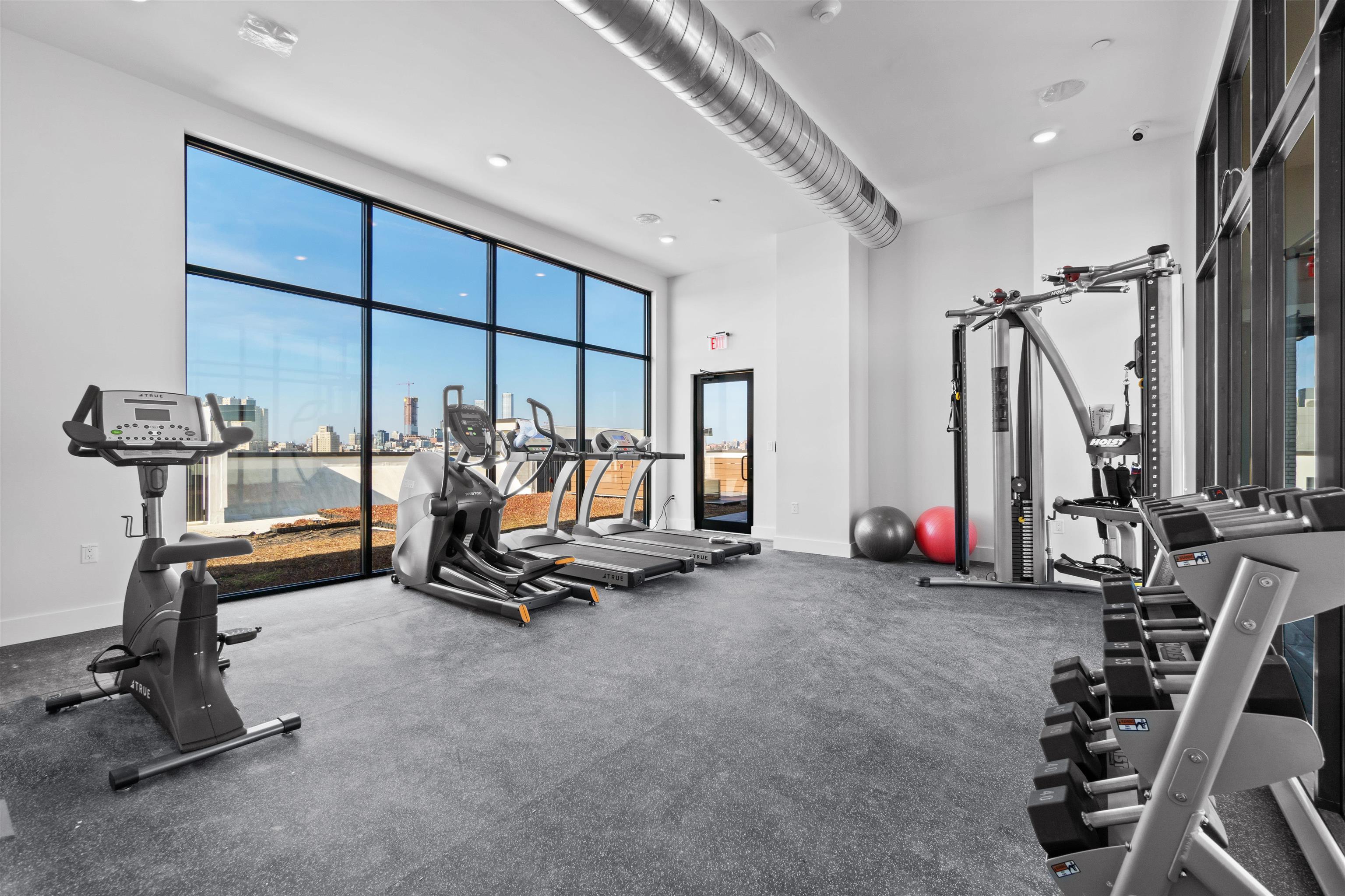 412 WHITON ST Unit: 201