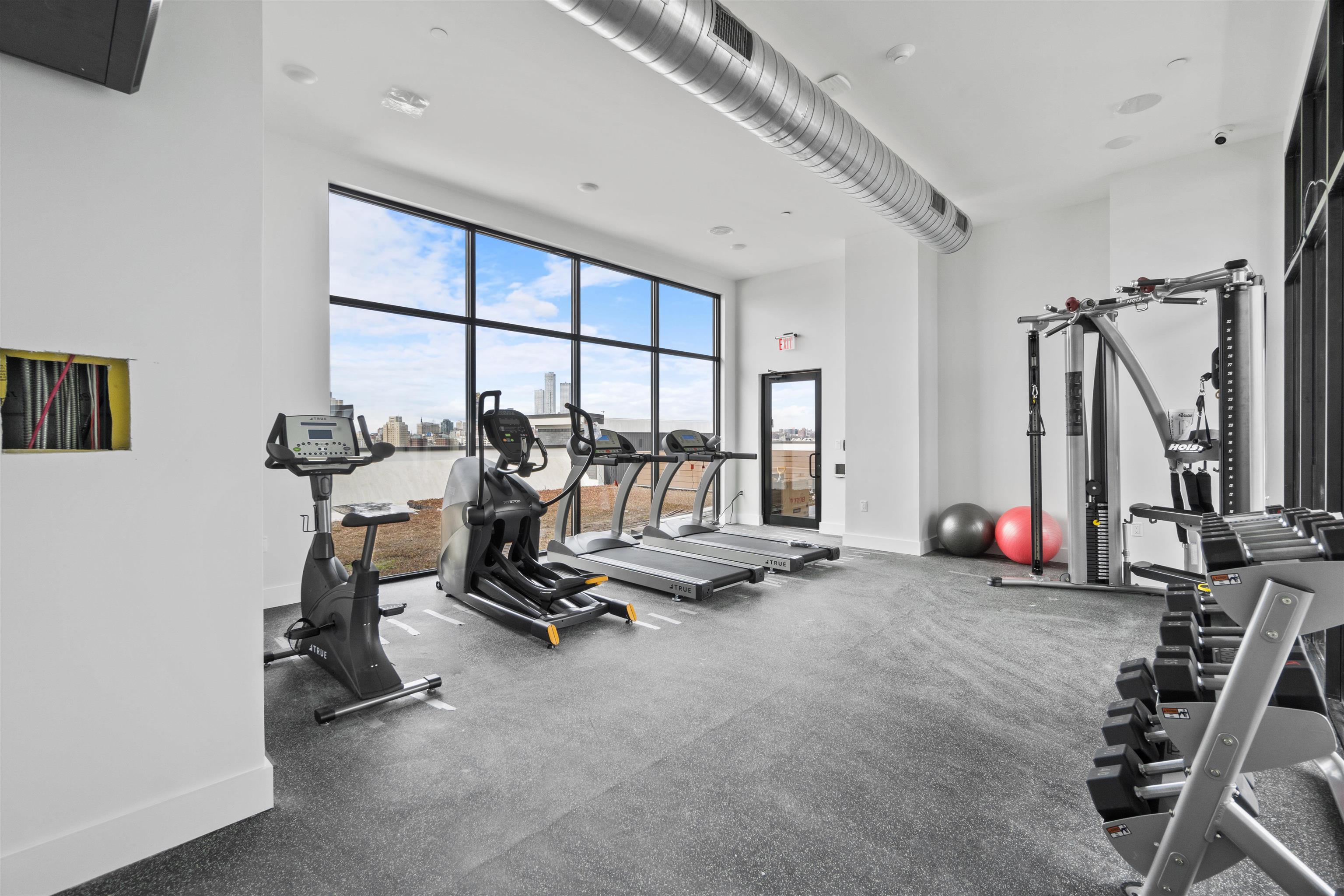 412 WHITON ST Unit: 202
