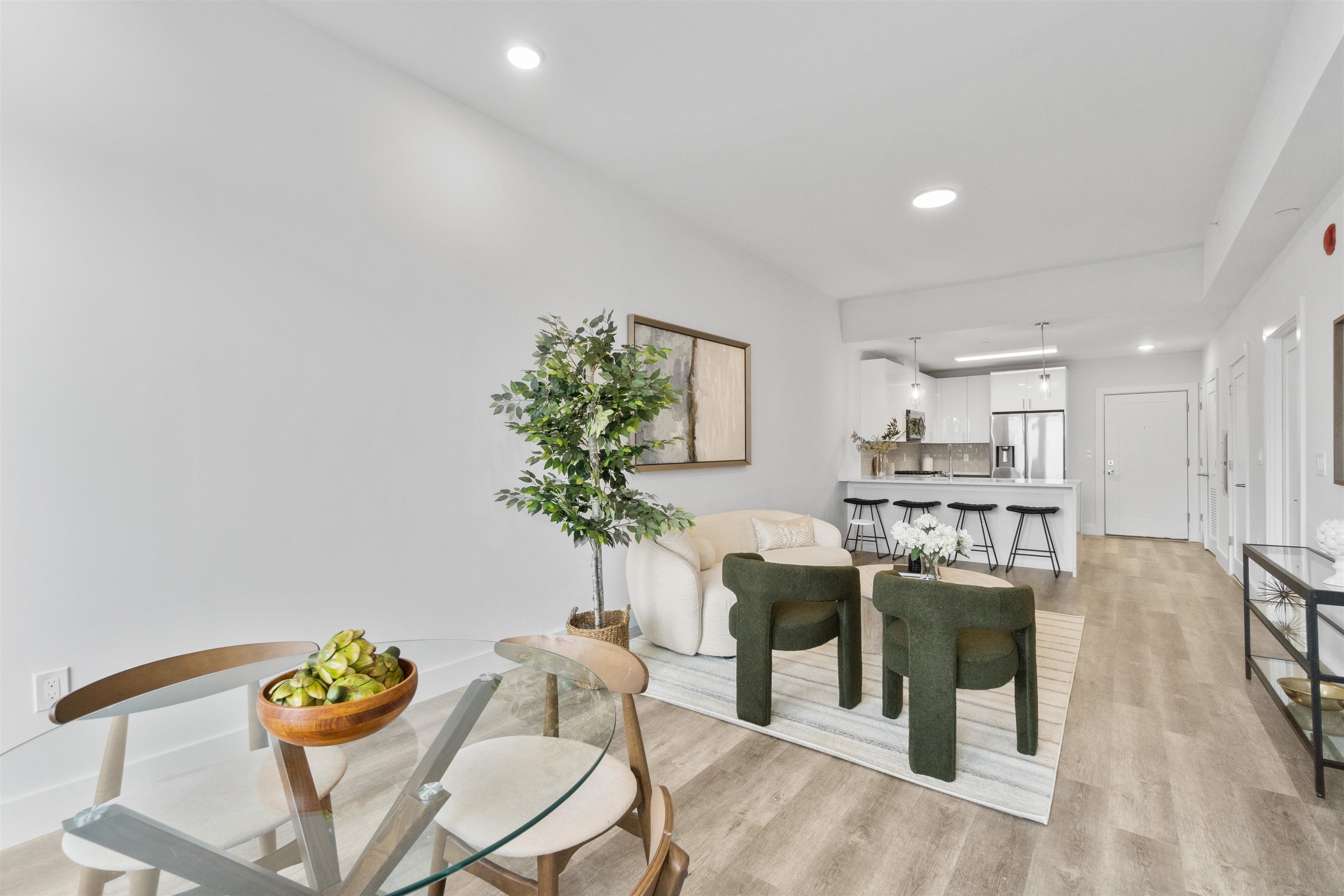412 WHITON ST Unit: 202