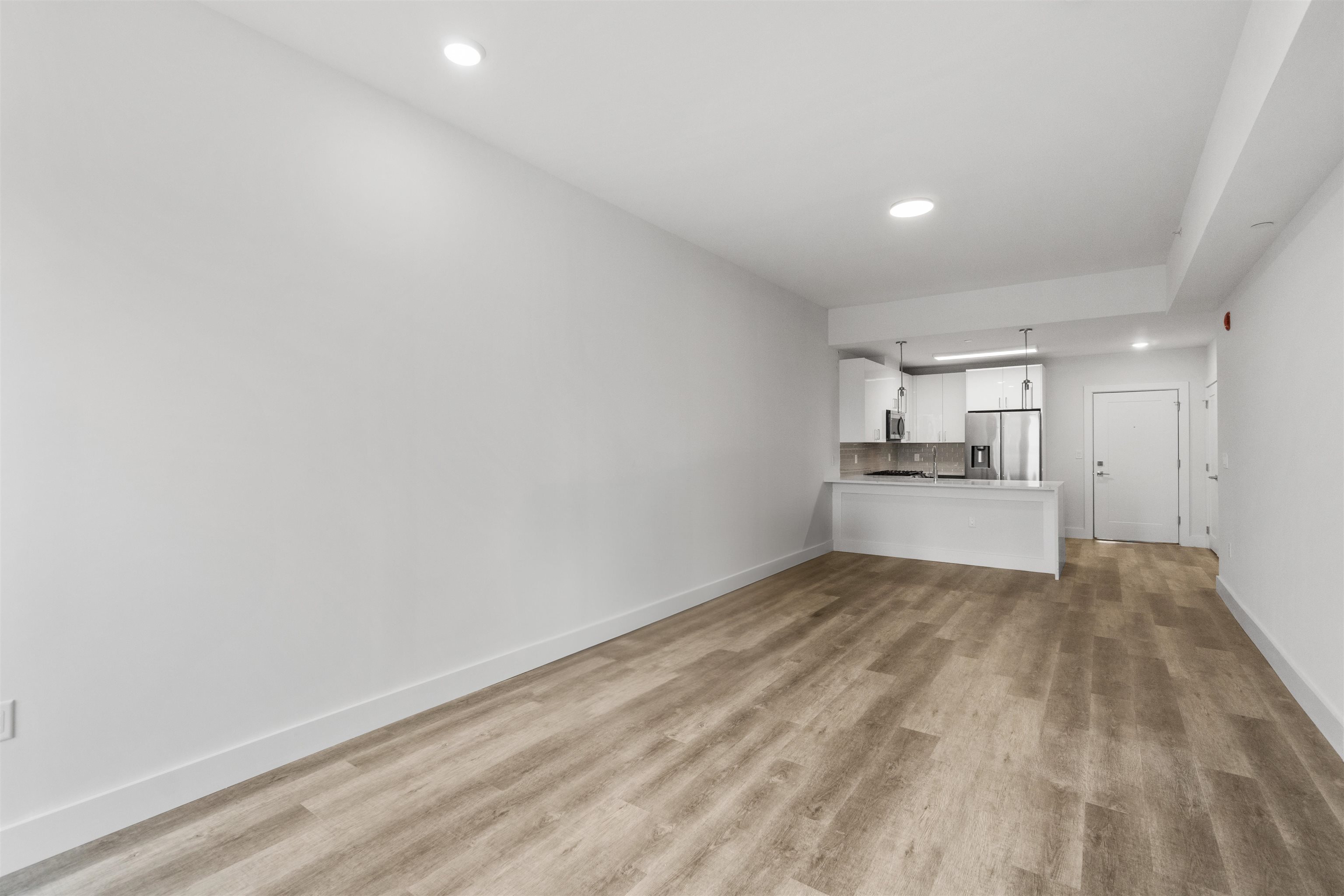 412 WHITON ST Unit: 206