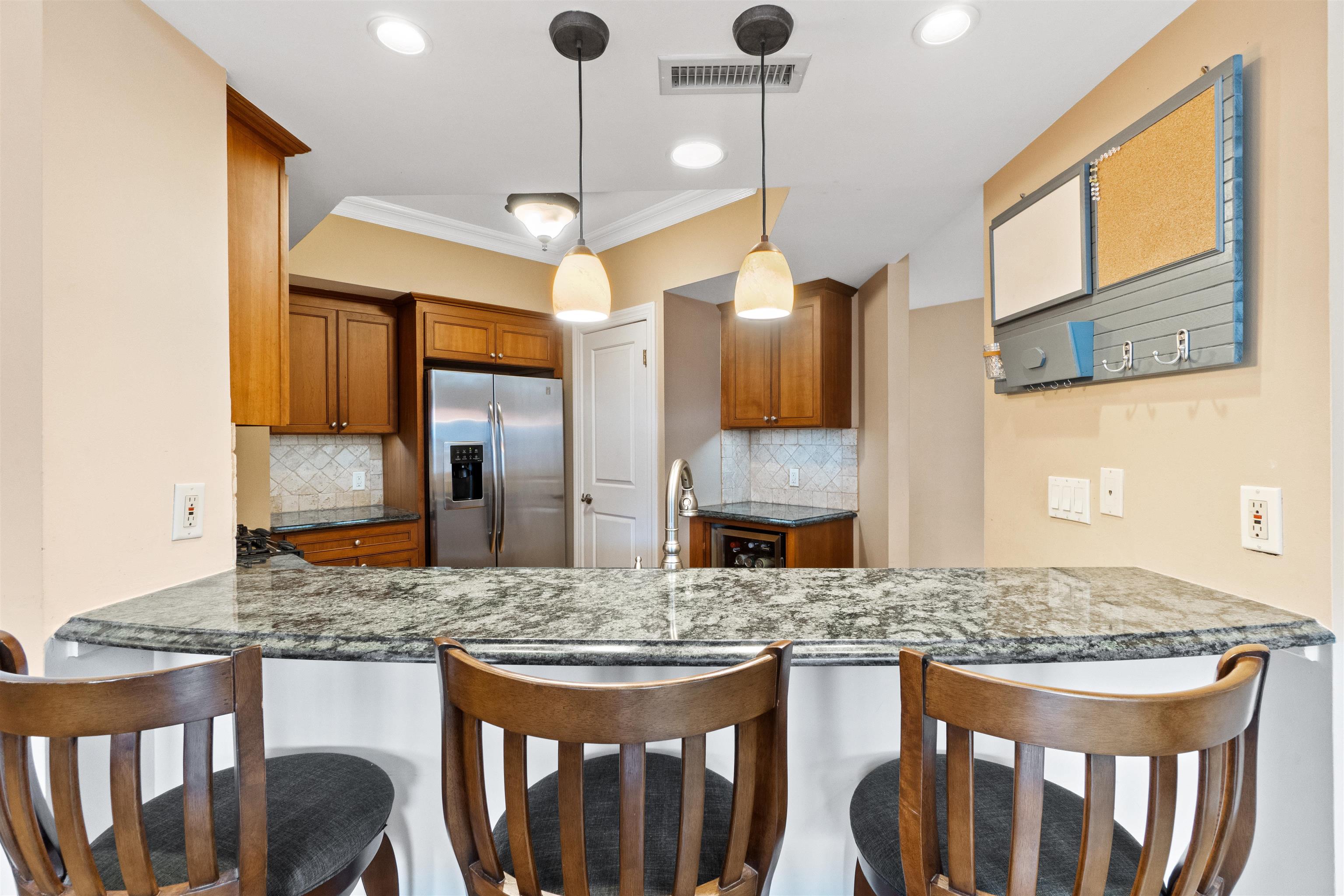 600 HUDSON ST Unit: 6B