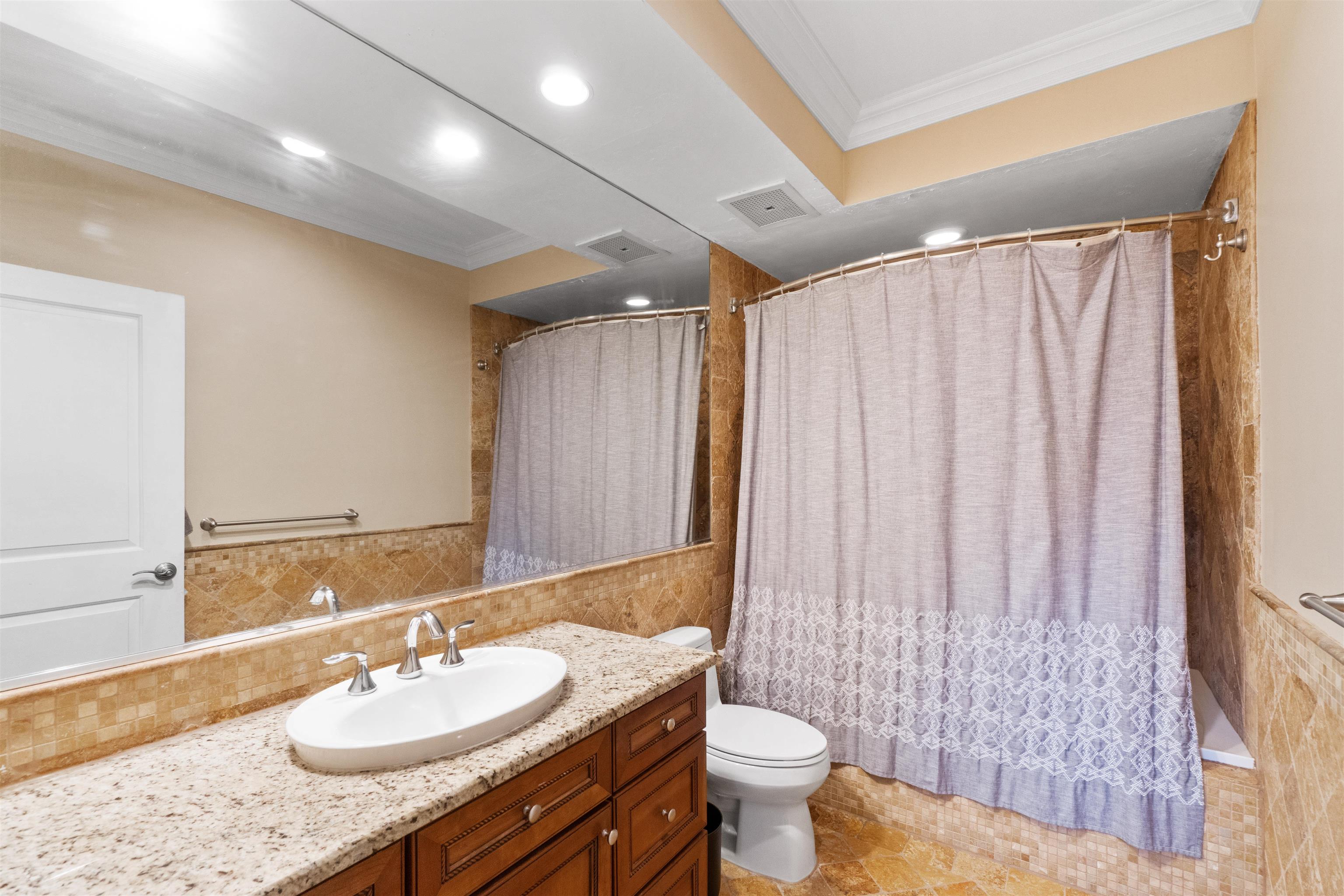 600 HUDSON ST Unit: 6B
