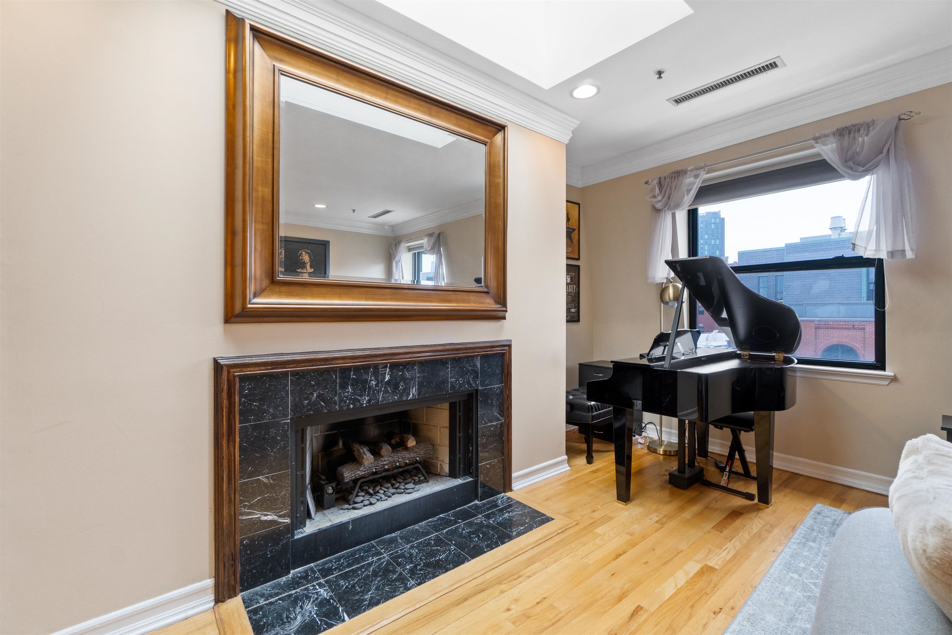 600 HUDSON ST Unit: 6B