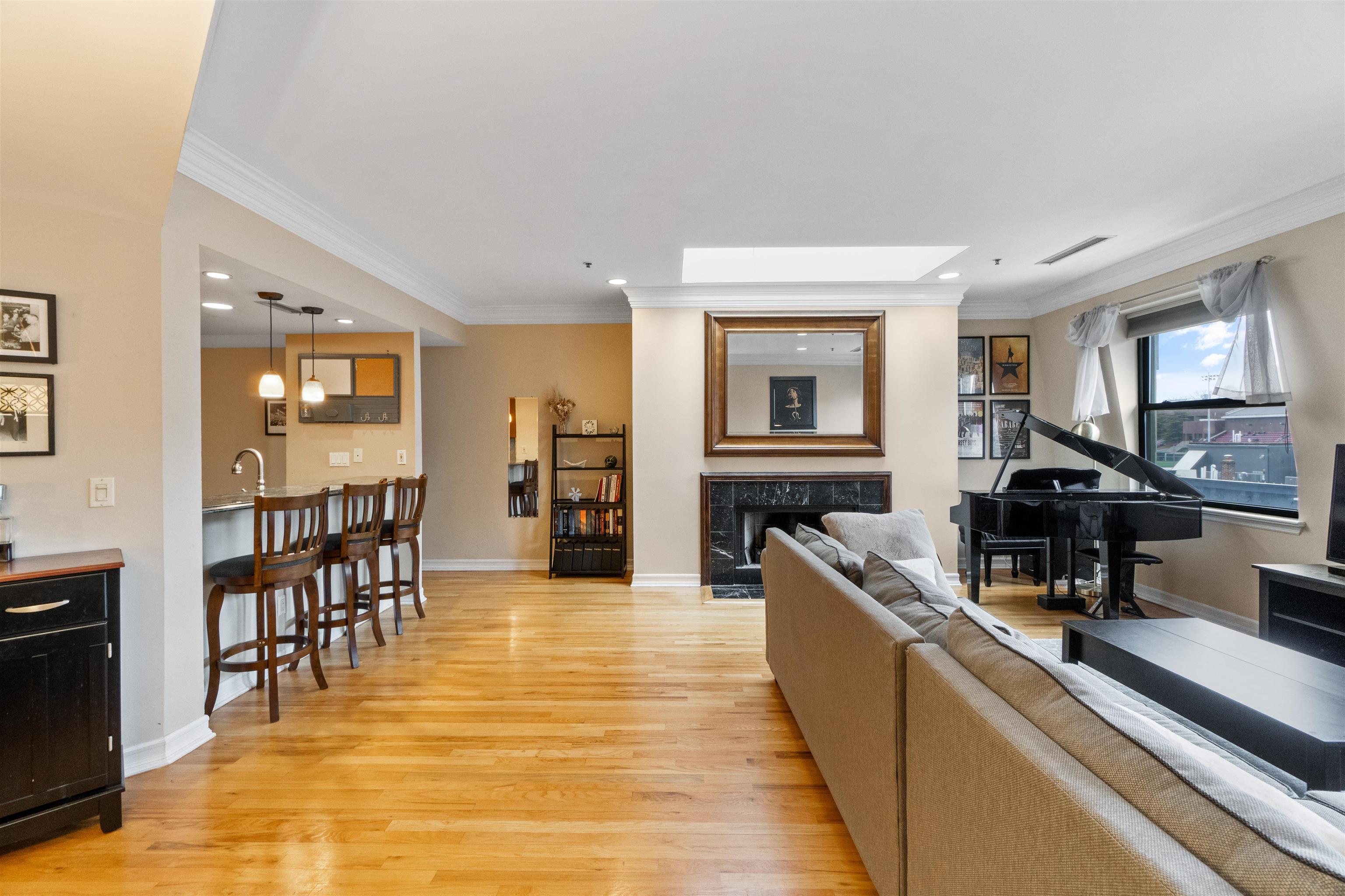 600 HUDSON ST Unit: 6B