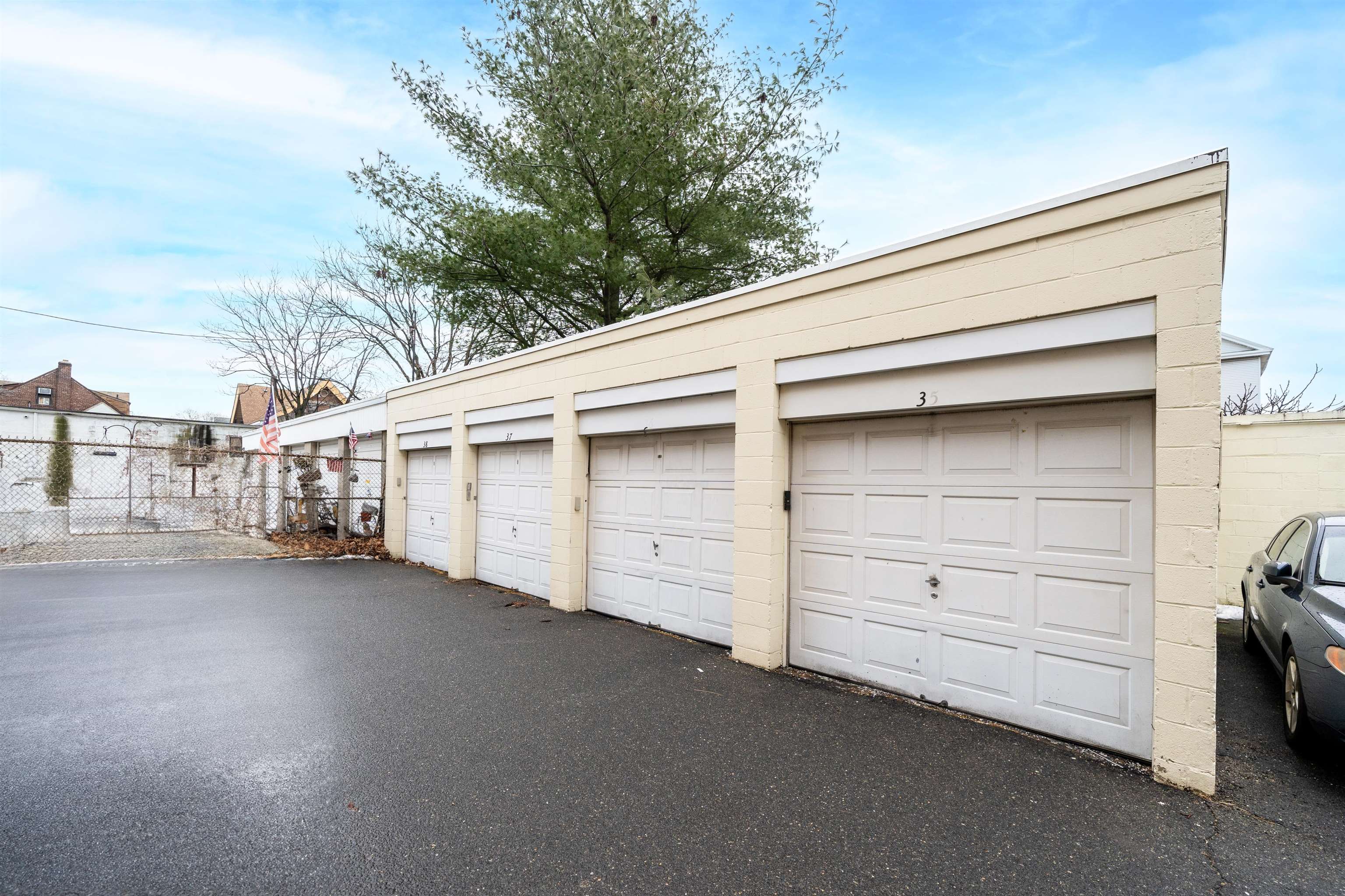 86 WEST 33RD ST Unit: 102