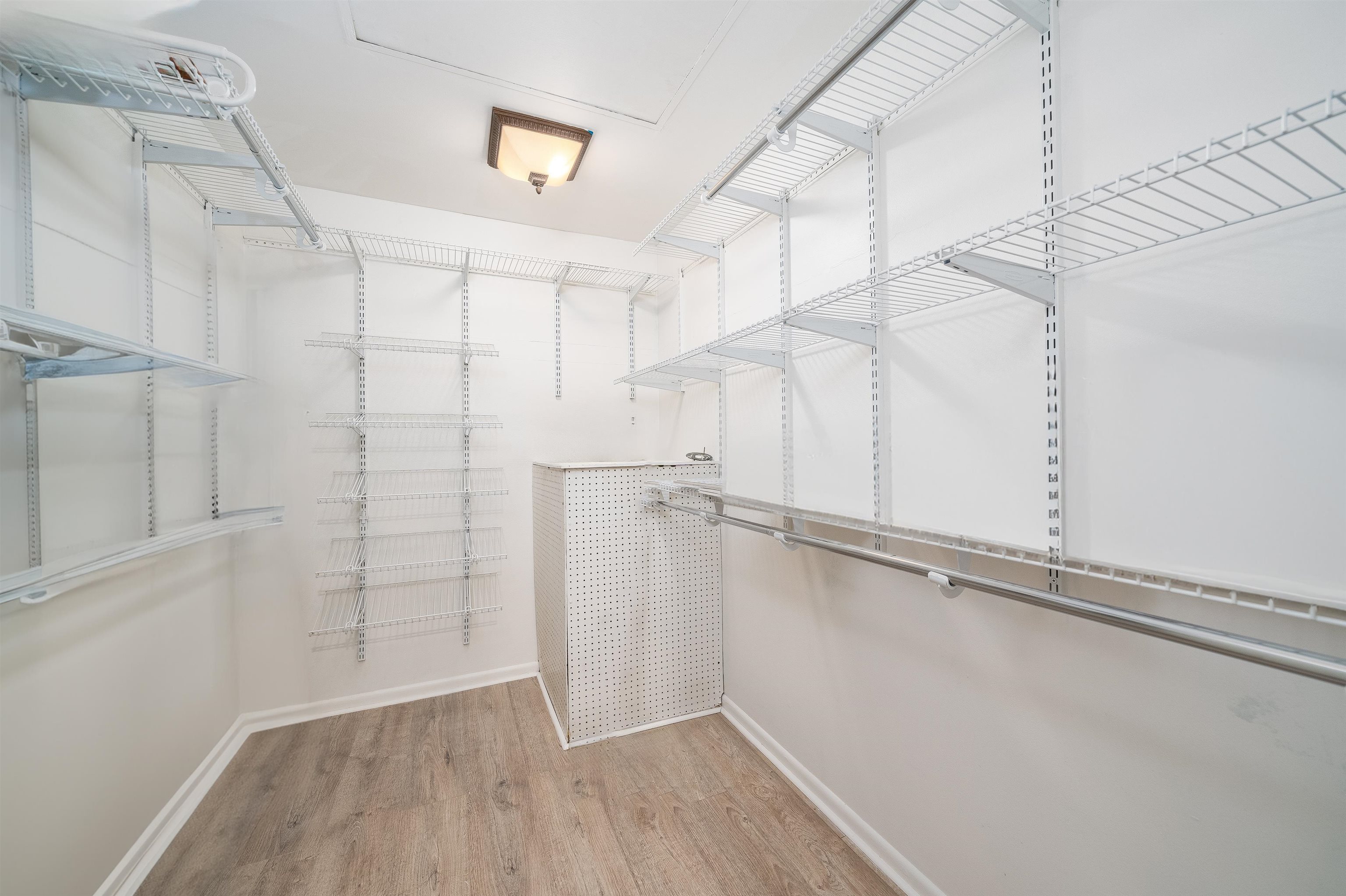 86 WEST 33RD ST Unit: 102