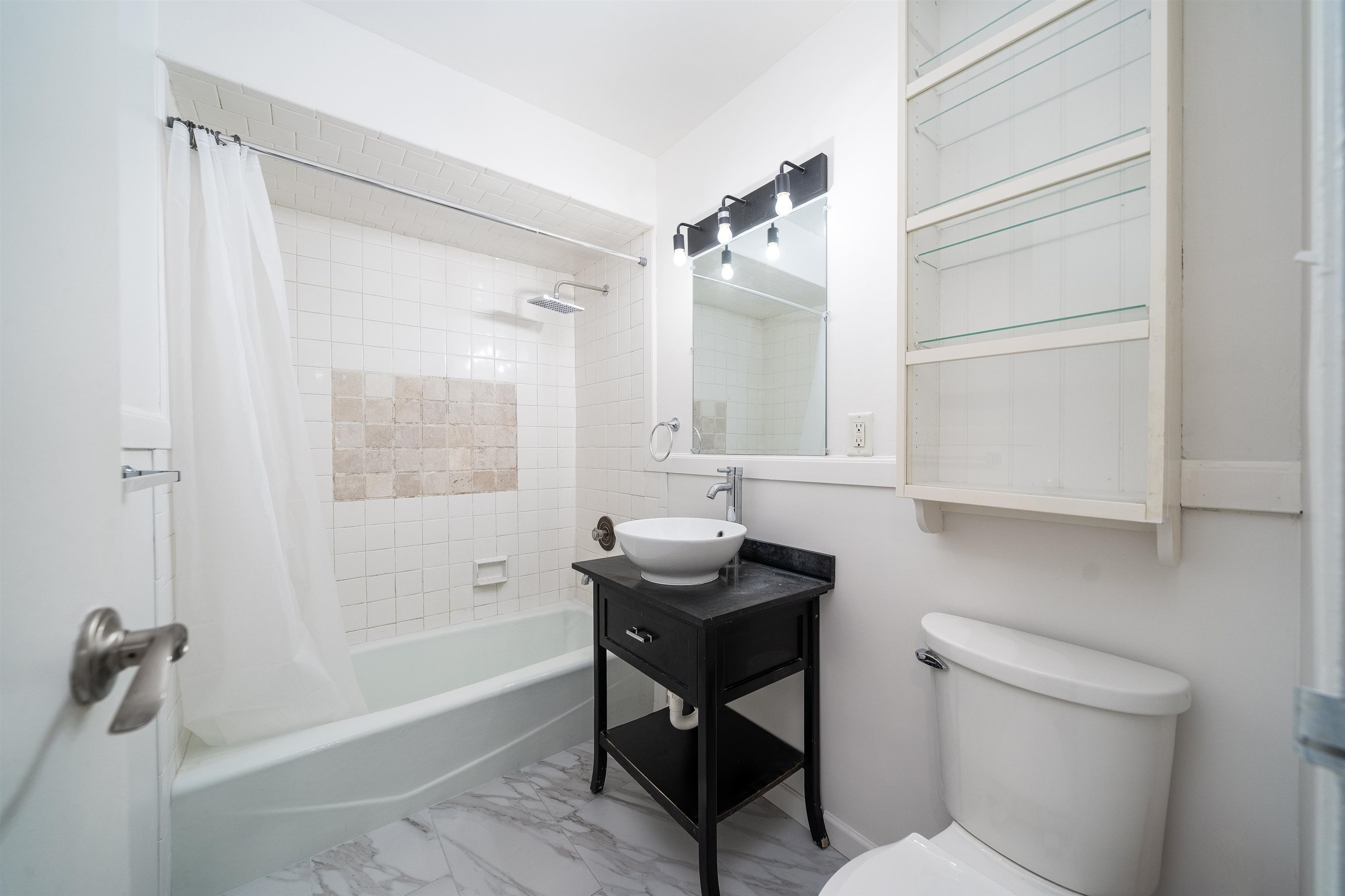 86 WEST 33RD ST Unit: 102