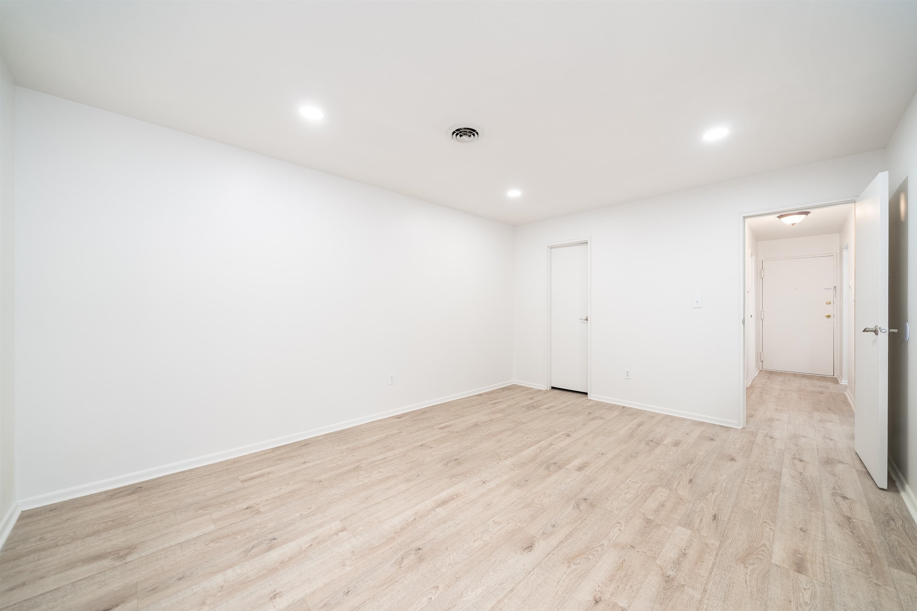 86 WEST 33RD ST Unit: 102