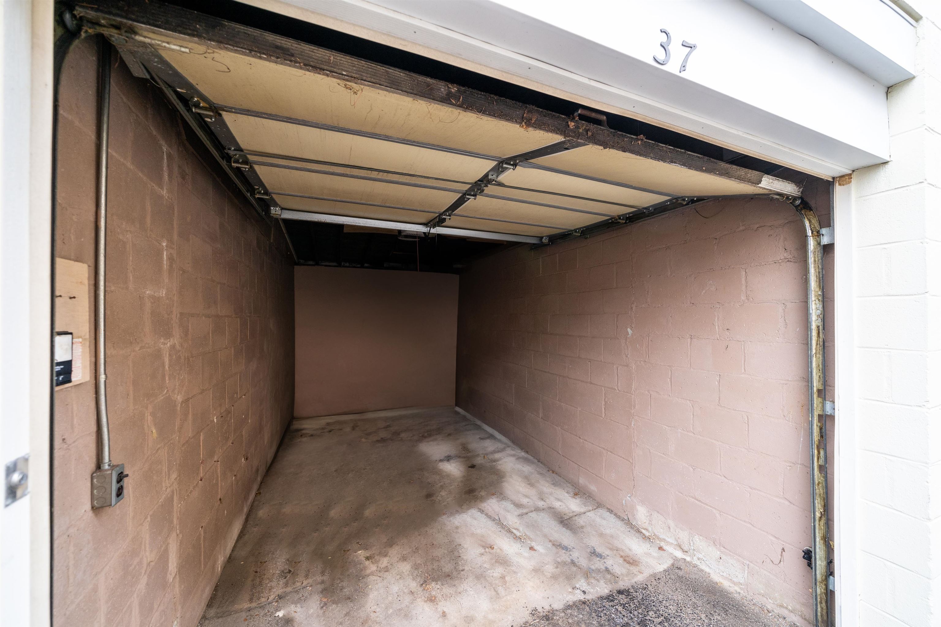 86 WEST 33RD ST Unit: 102