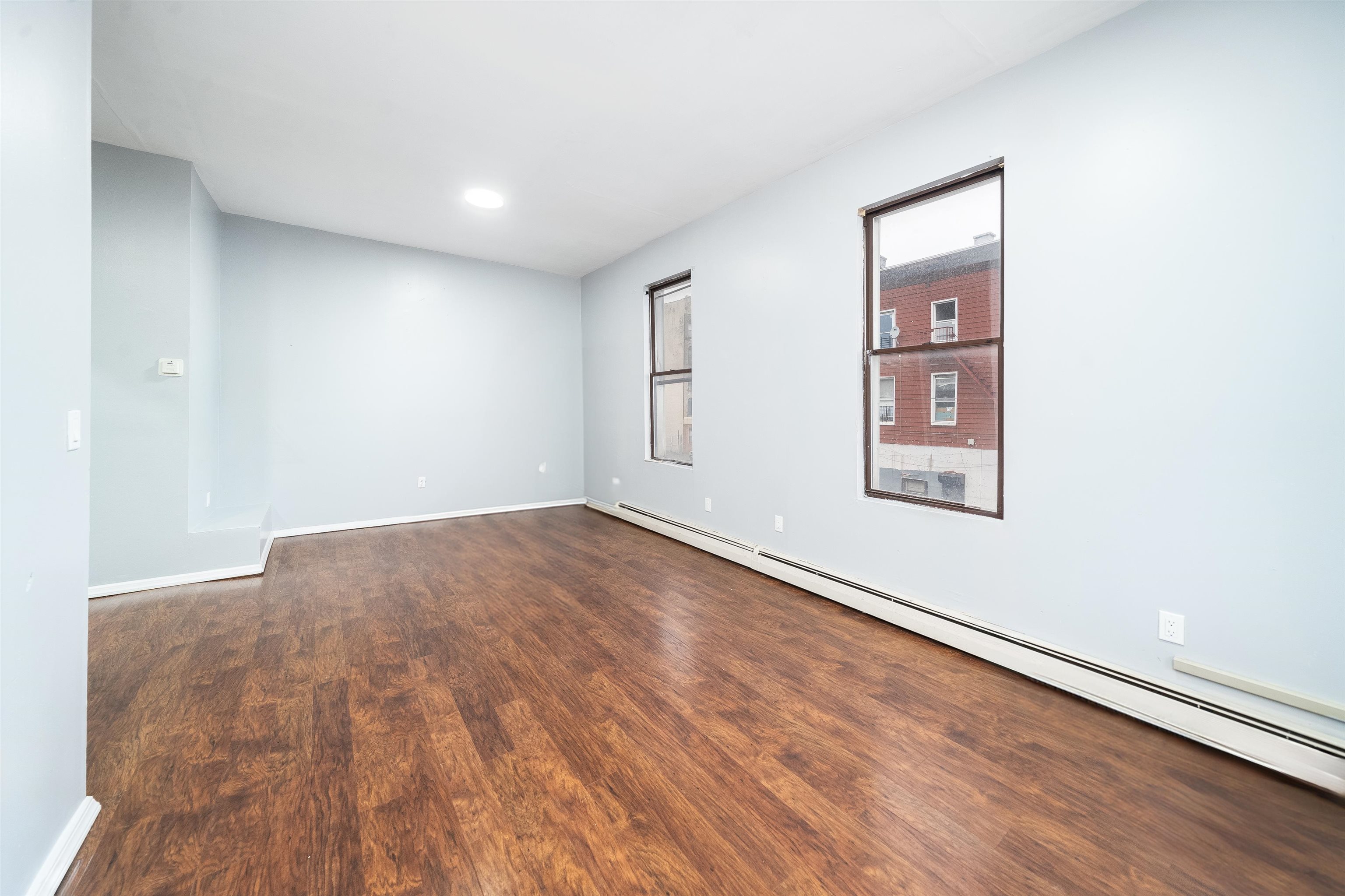 176 MONTICELLO AVE Unit: 2