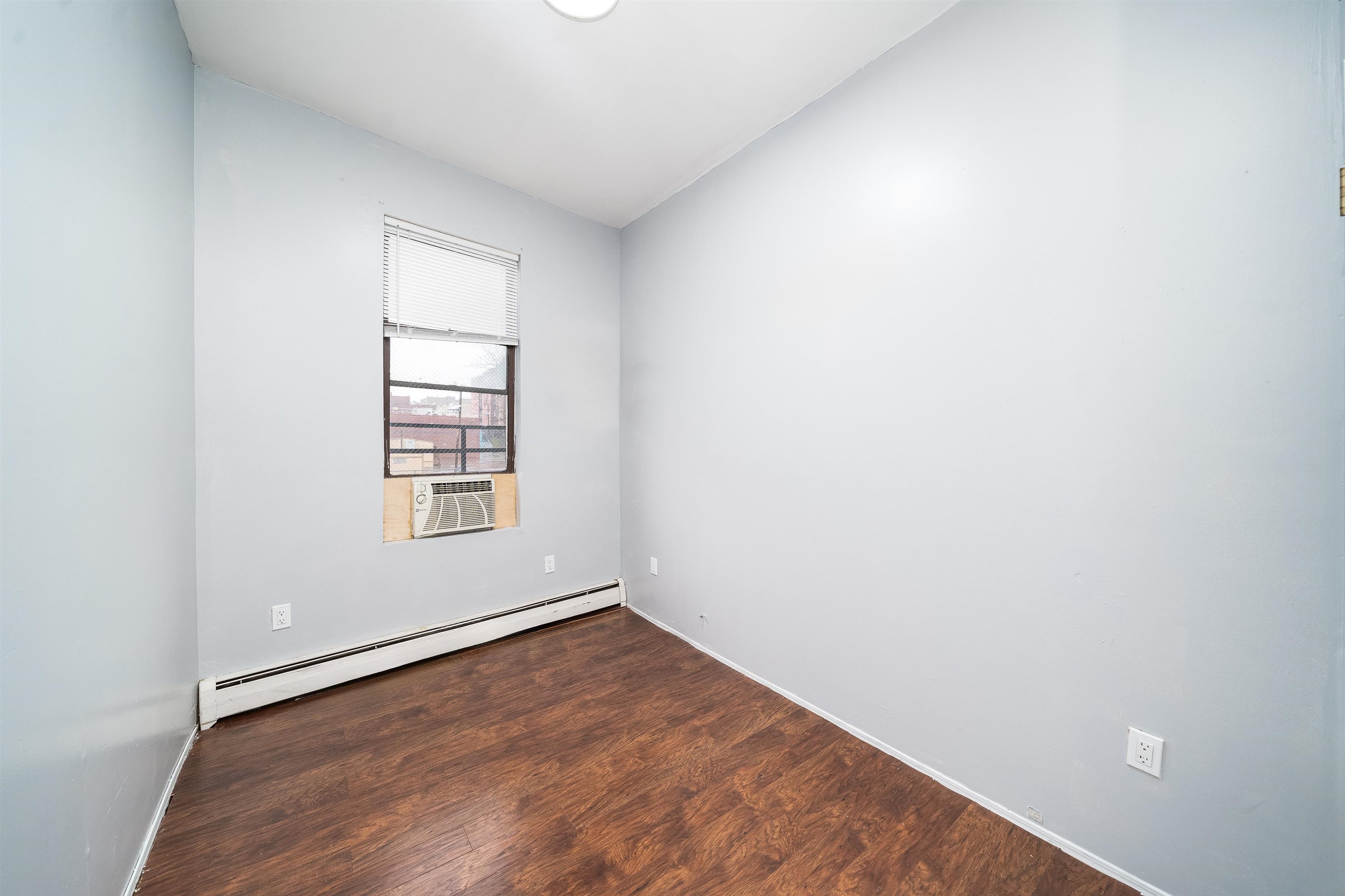 176 MONTICELLO AVE Unit: 2