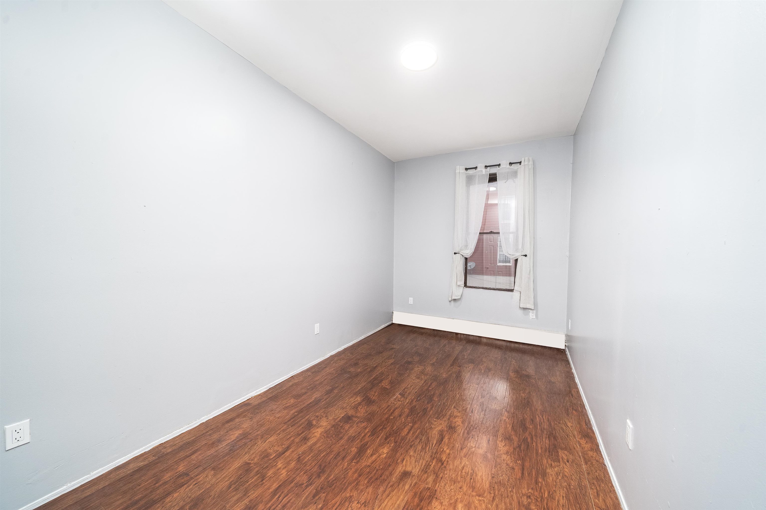 176 MONTICELLO AVE Unit: 2