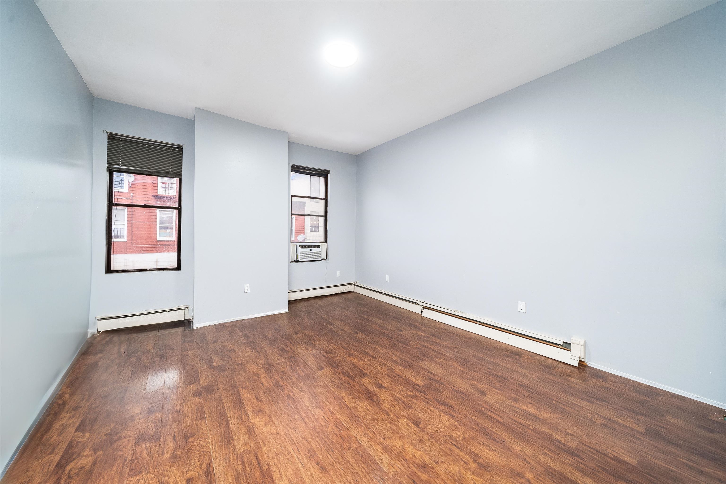 176 MONTICELLO AVE Unit: 2