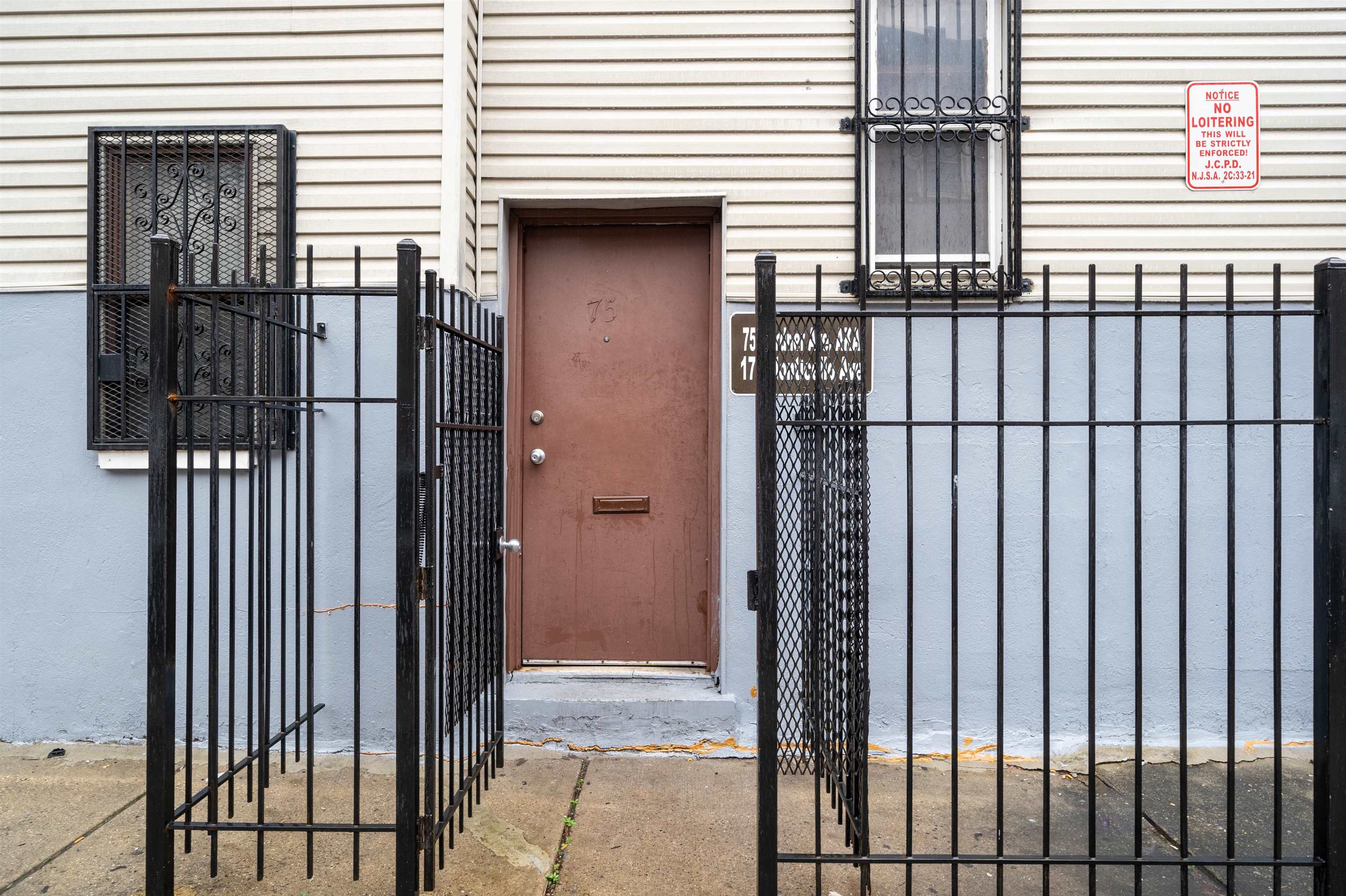 176 MONTICELLO AVE Unit: 2