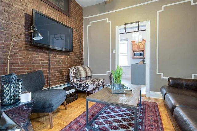 258 9TH ST Unit: 2