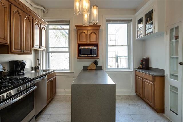 258 9TH ST Unit: 2