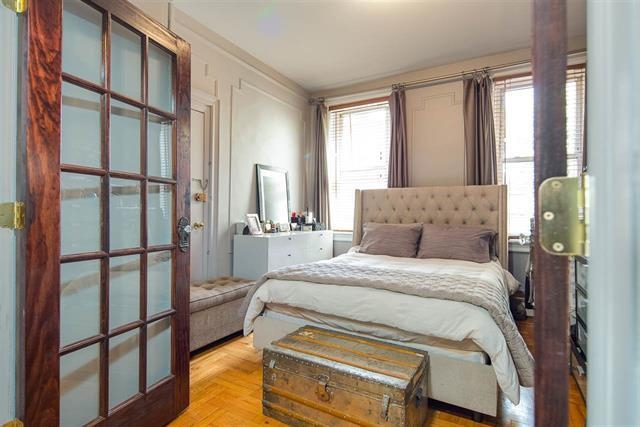 258 9TH ST Unit: 2