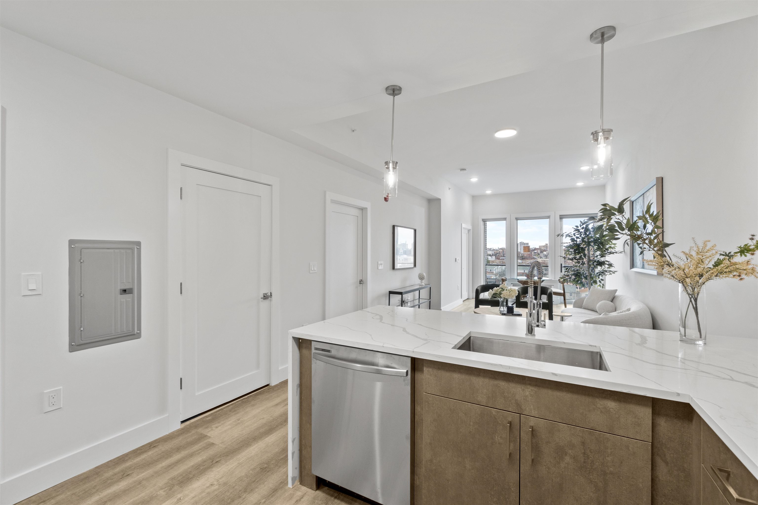 412 WHITON ST Unit: 301
