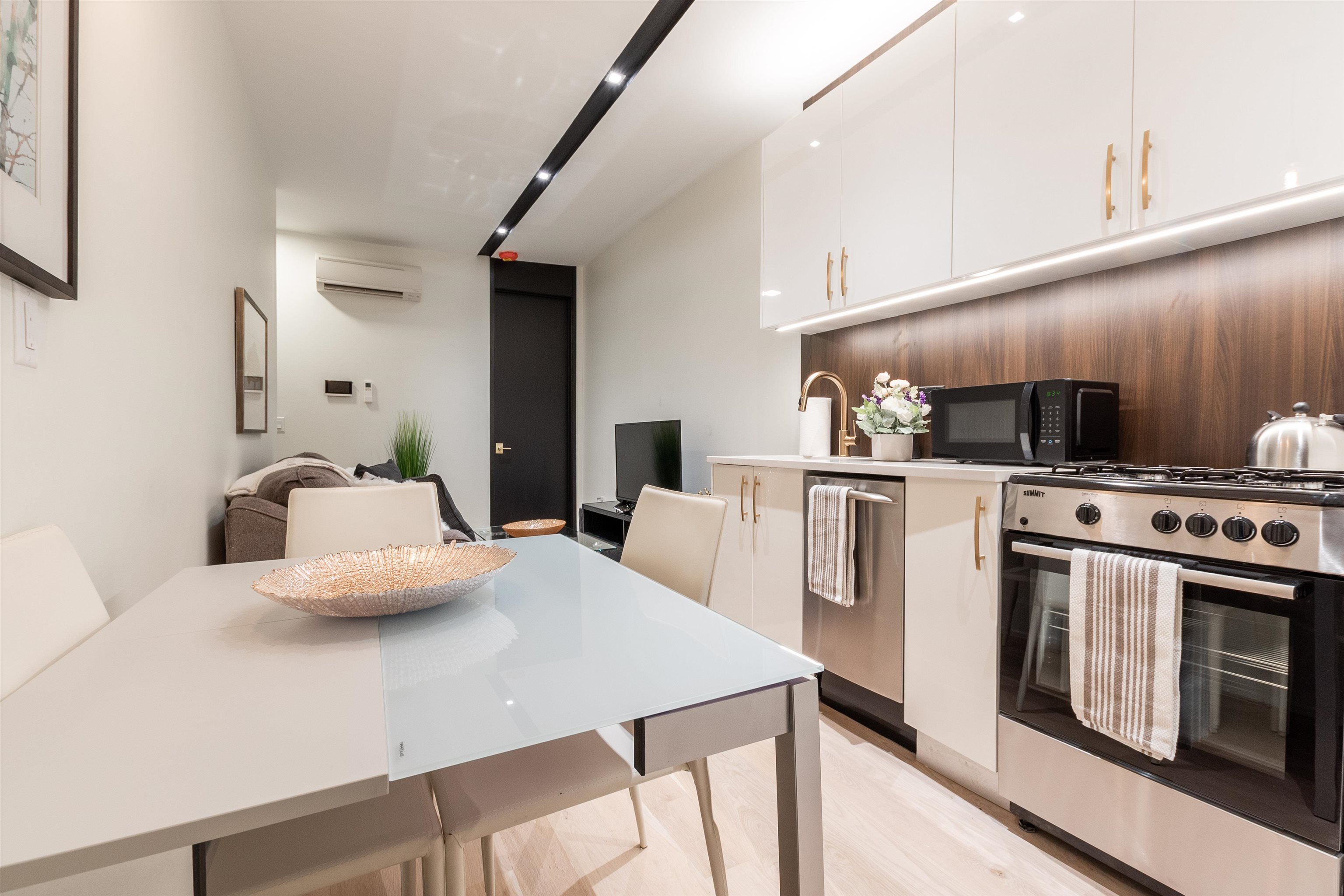 541 NEWARK AVE Unit: 3L