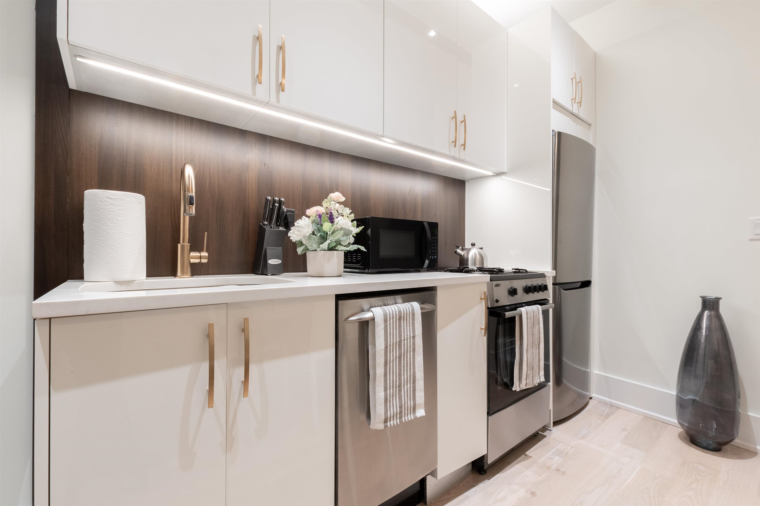 541 NEWARK AVE Unit: 3L