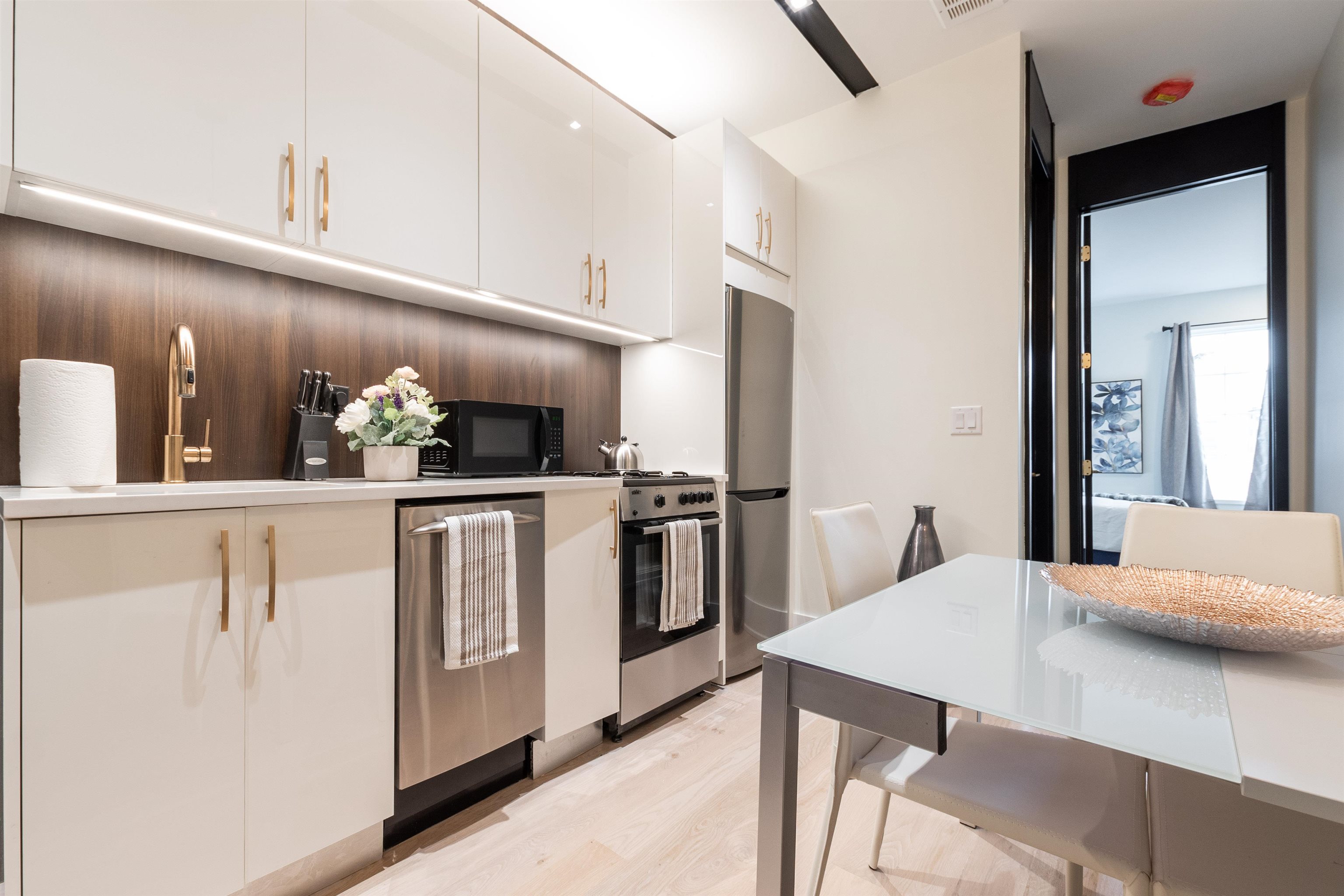 541 NEWARK AVE Unit: 3L