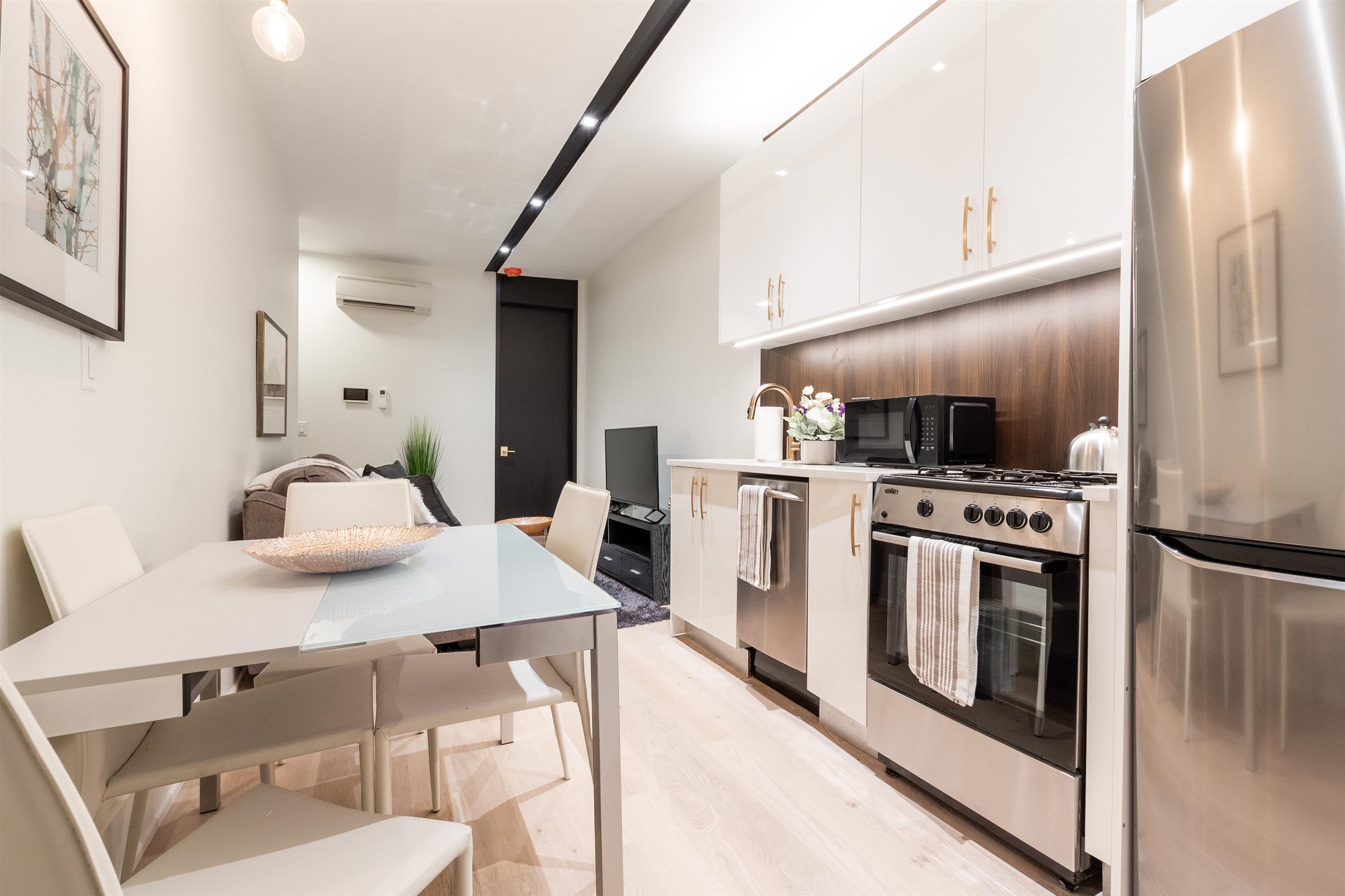 541 NEWARK AVE Unit: 3L
