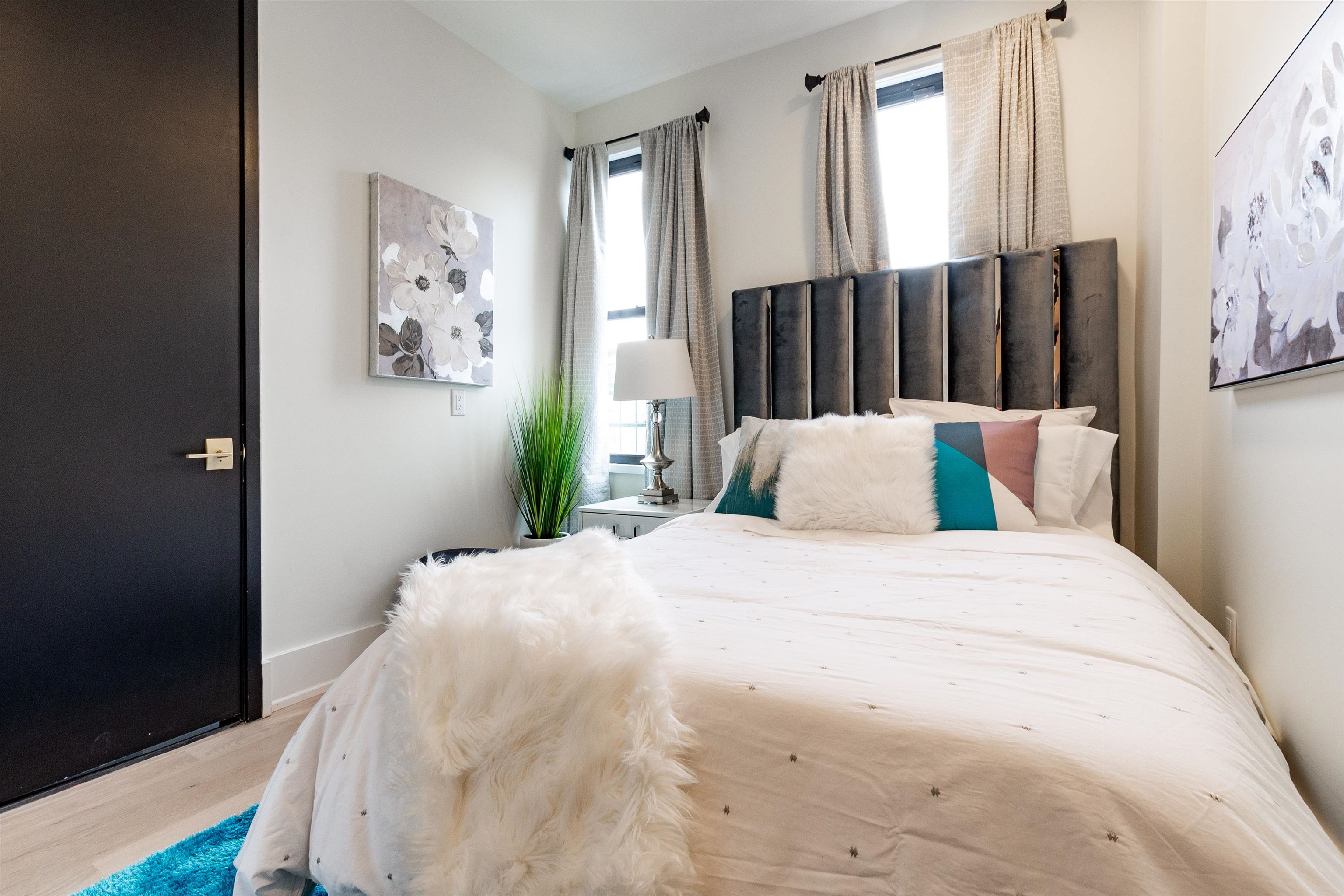 541 NEWARK AVE Unit: 3L