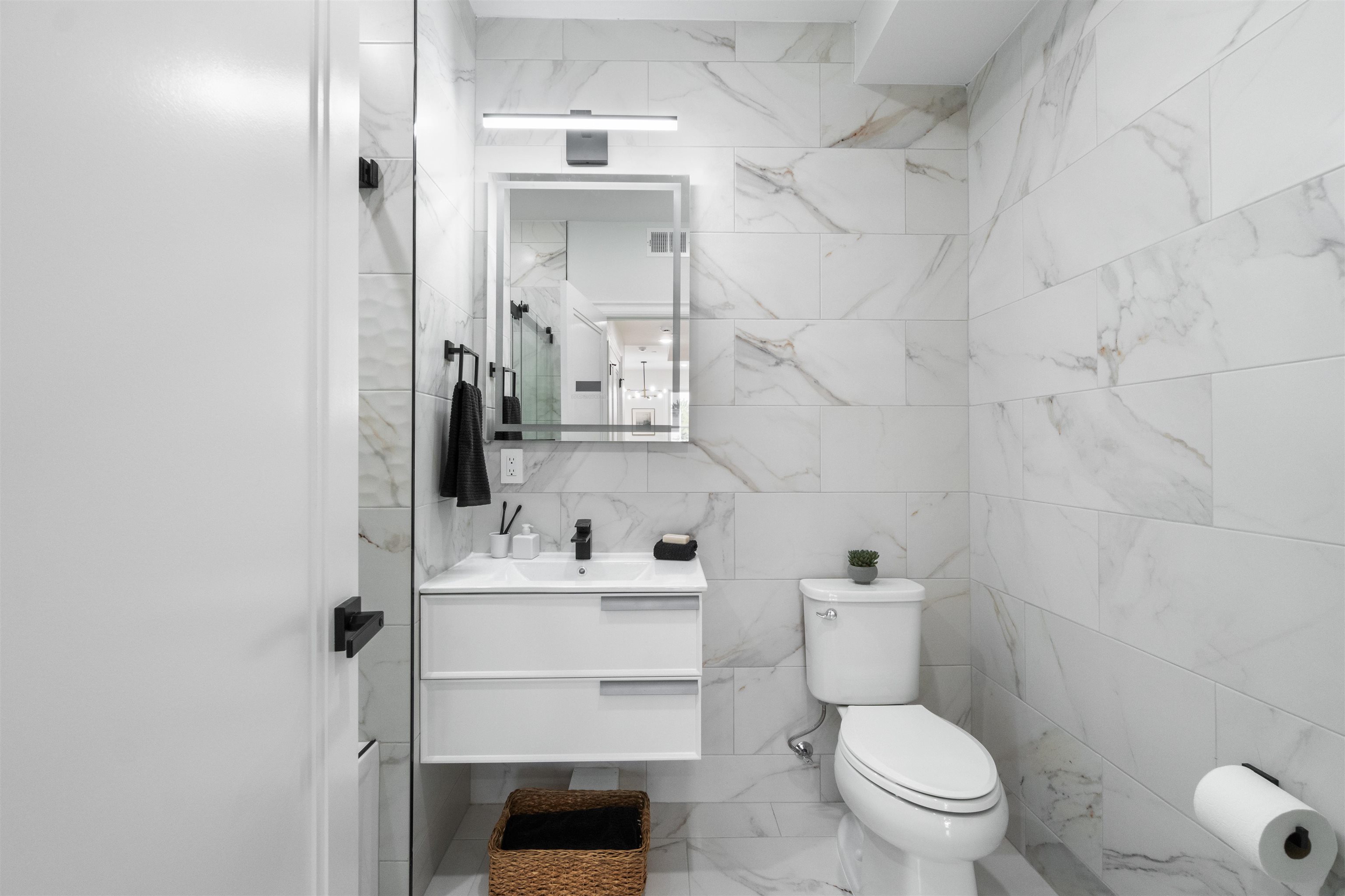 573 PALISADE AVE Unit: 2B
