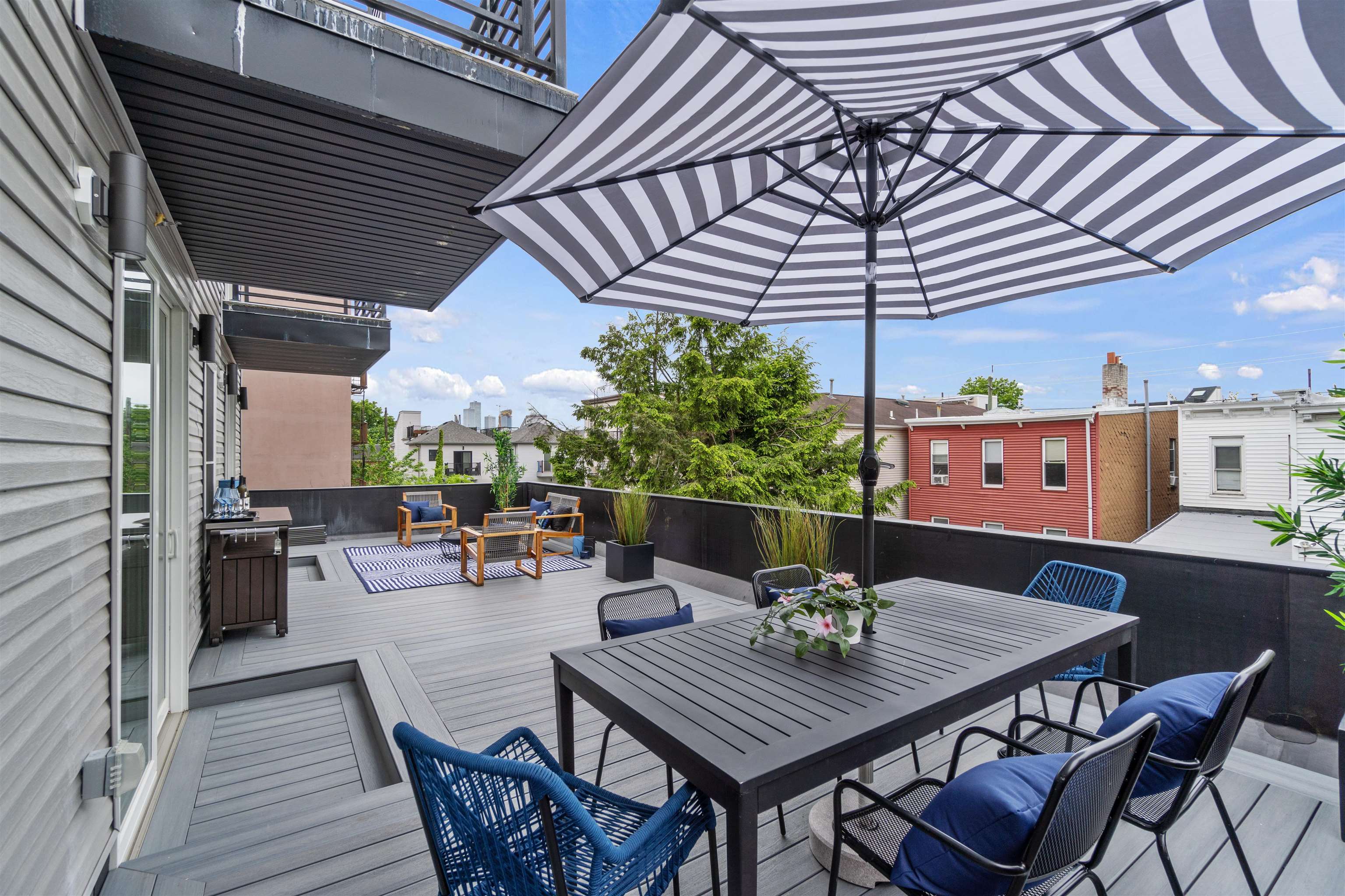 573 PALISADE AVE Unit: 2B