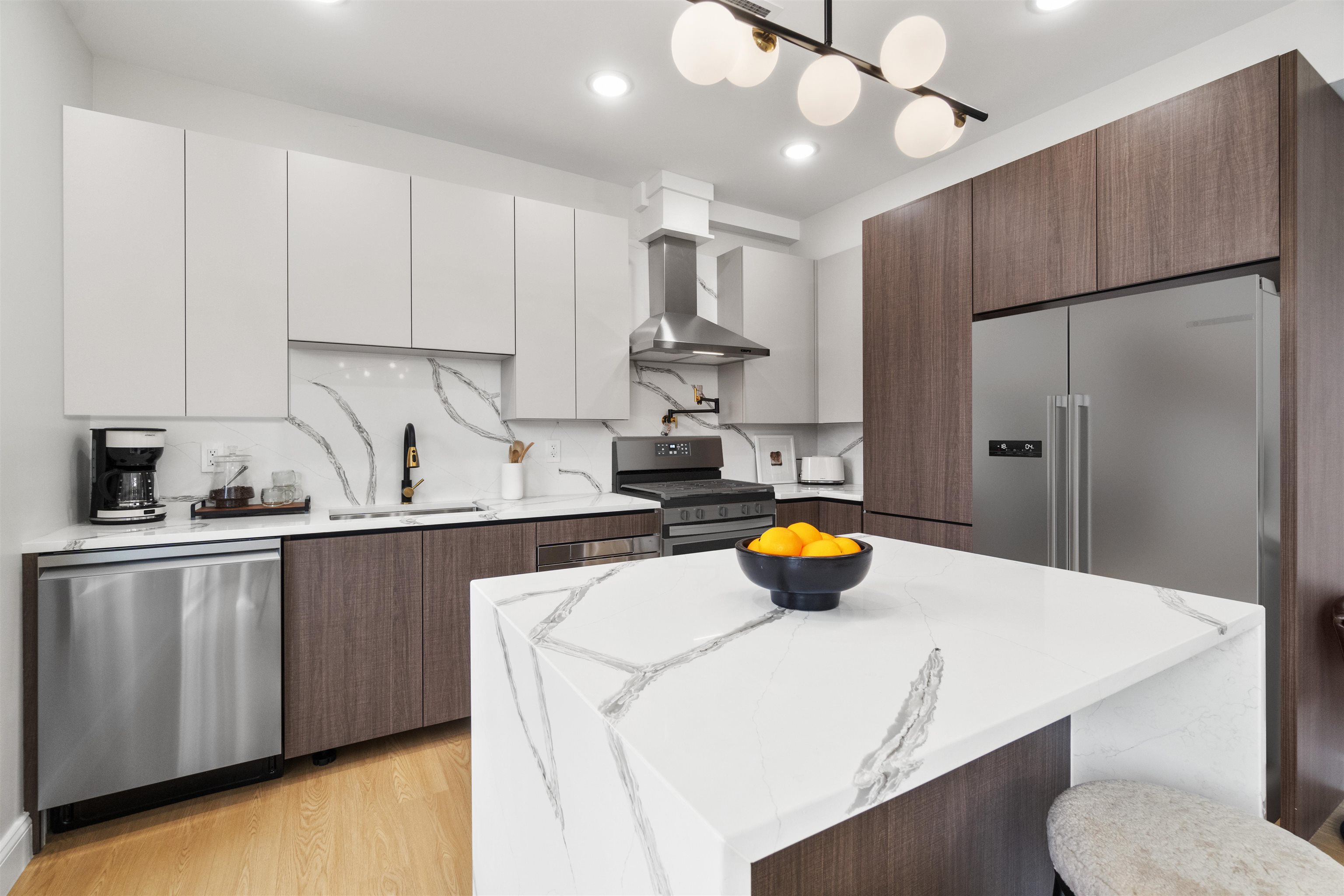 573 PALISADE AVE Unit: 2B