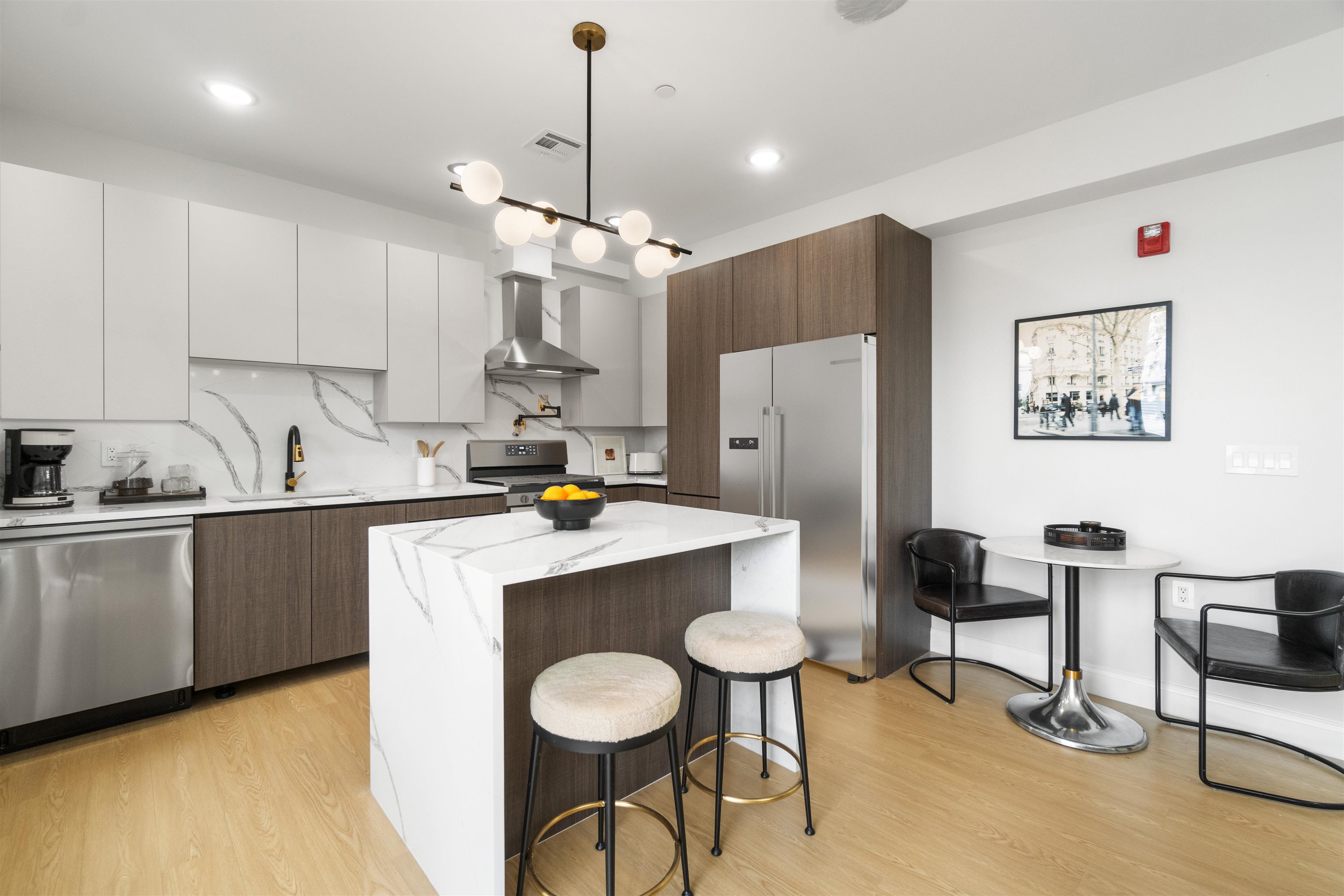 573 PALISADE AVE Unit: 2B