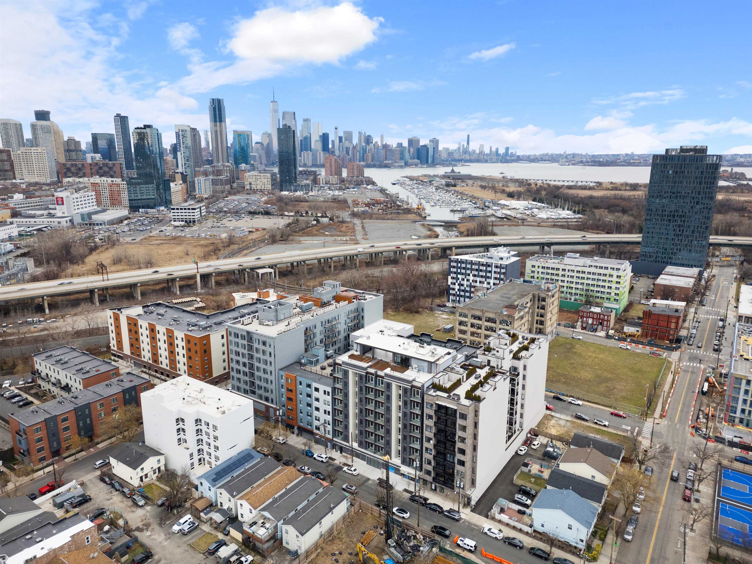 412 WHITON ST Unit: 306