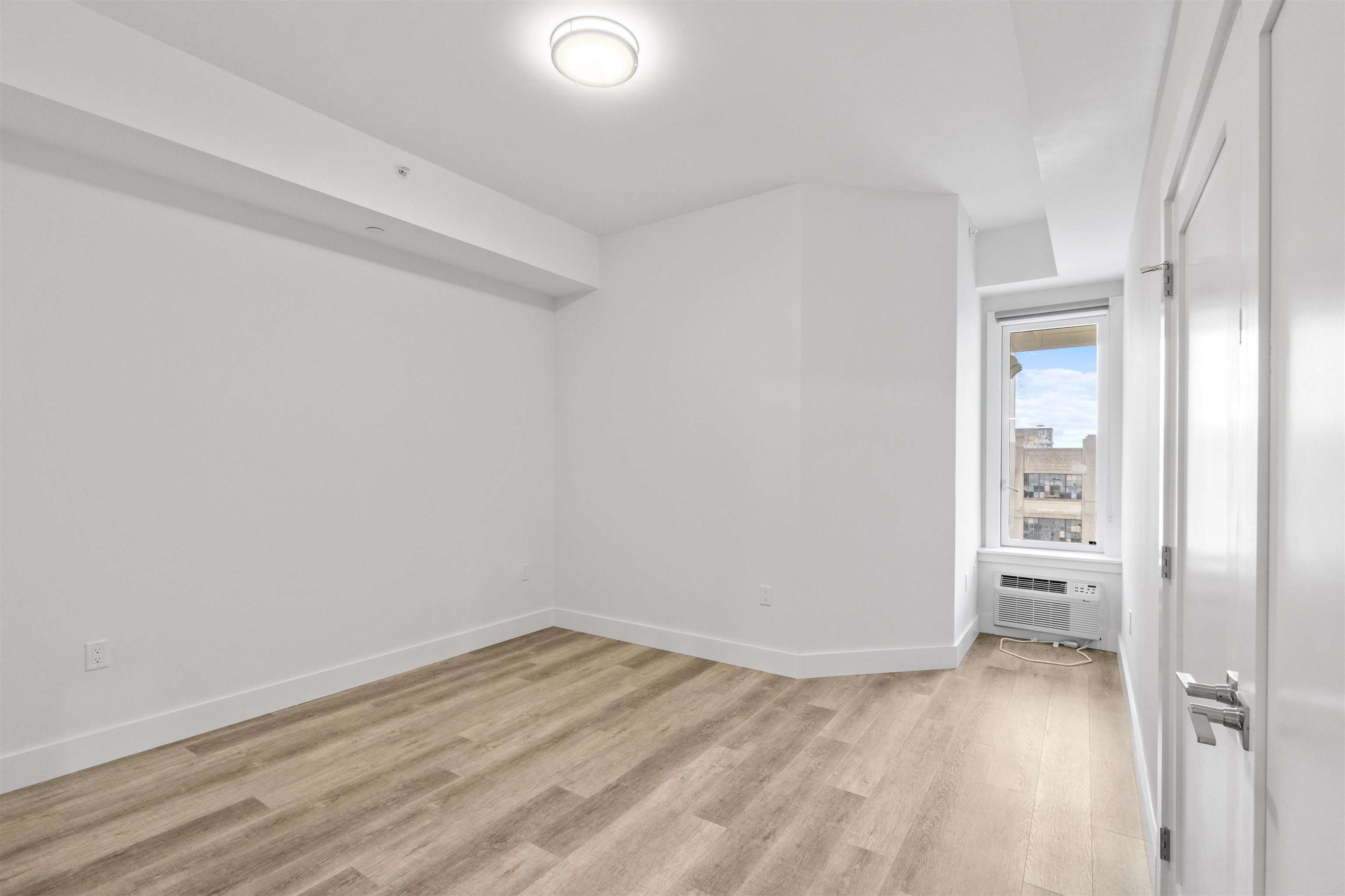412 WHITON ST Unit: 306