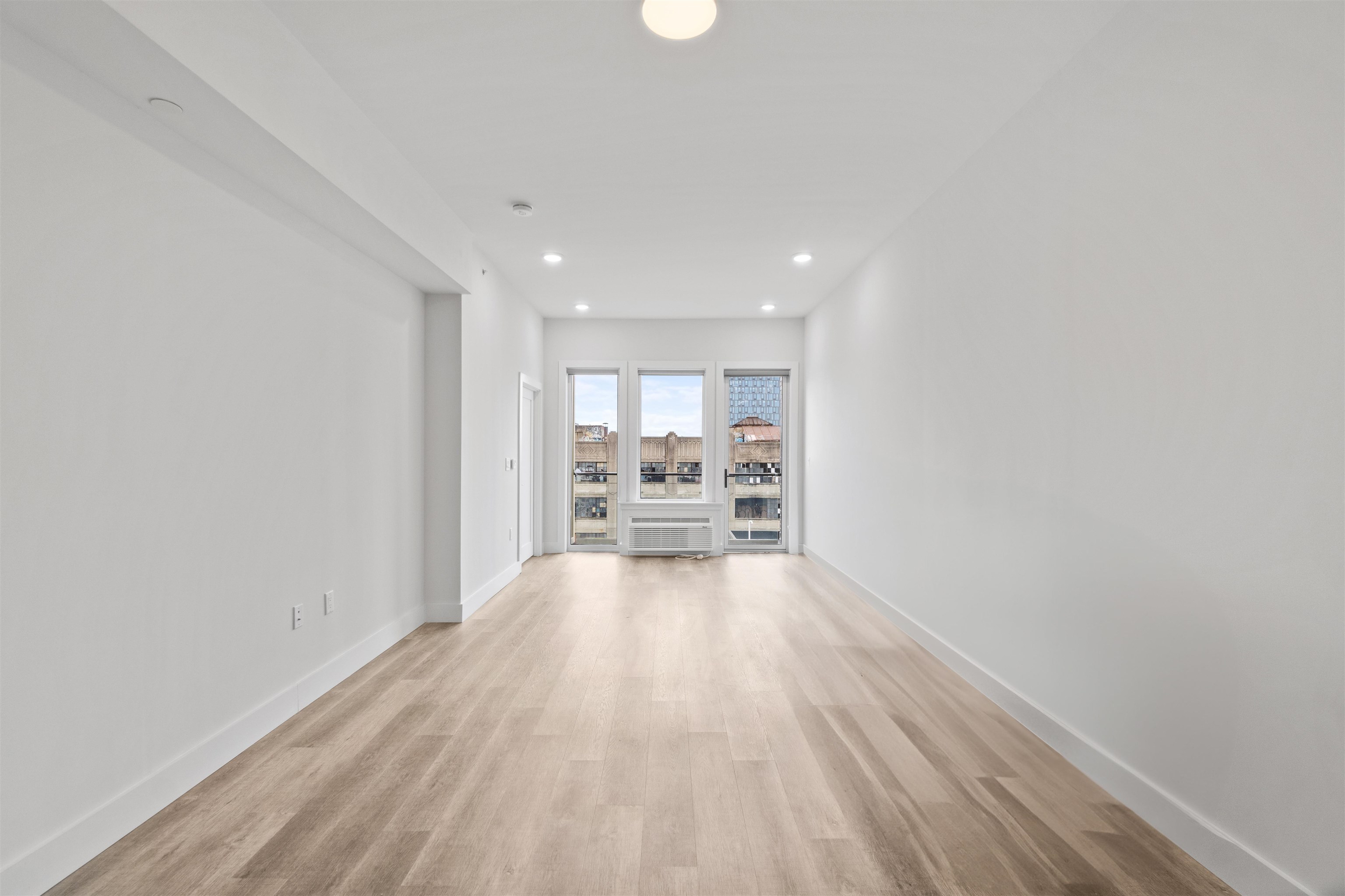 412 WHITON ST Unit: 306