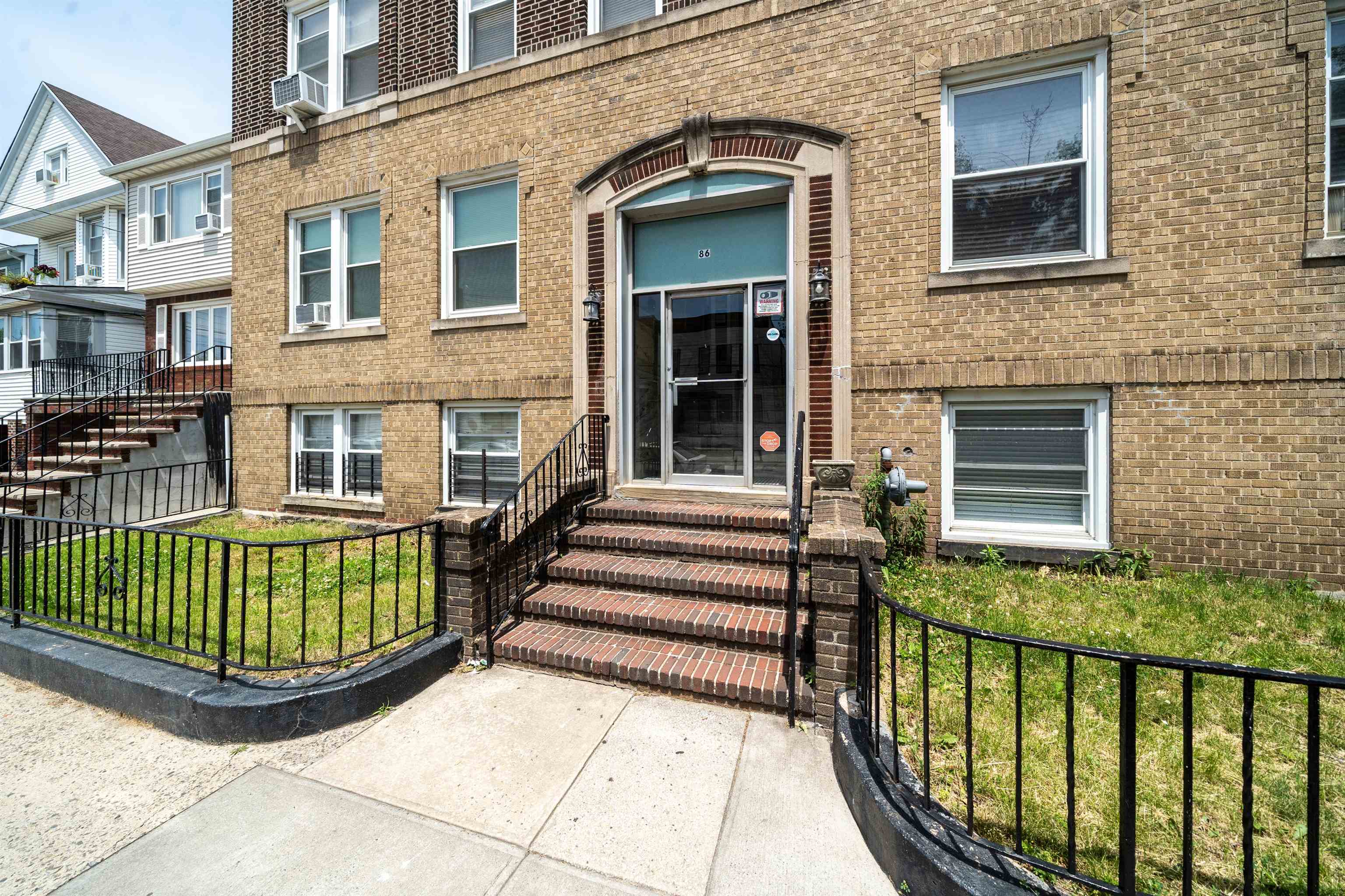 86 CHARLES ST Unit: 403
