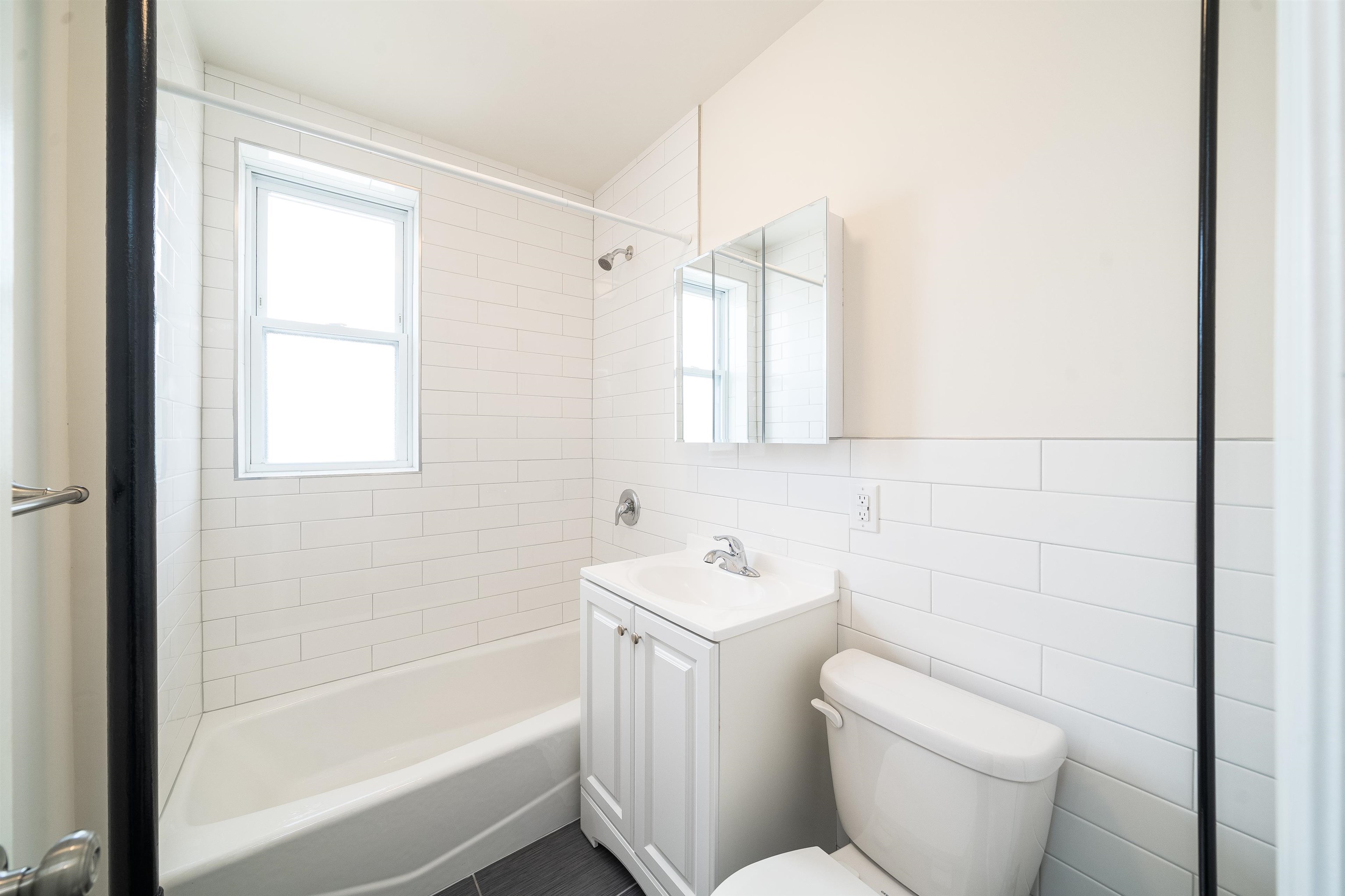 86 CHARLES ST Unit: 403