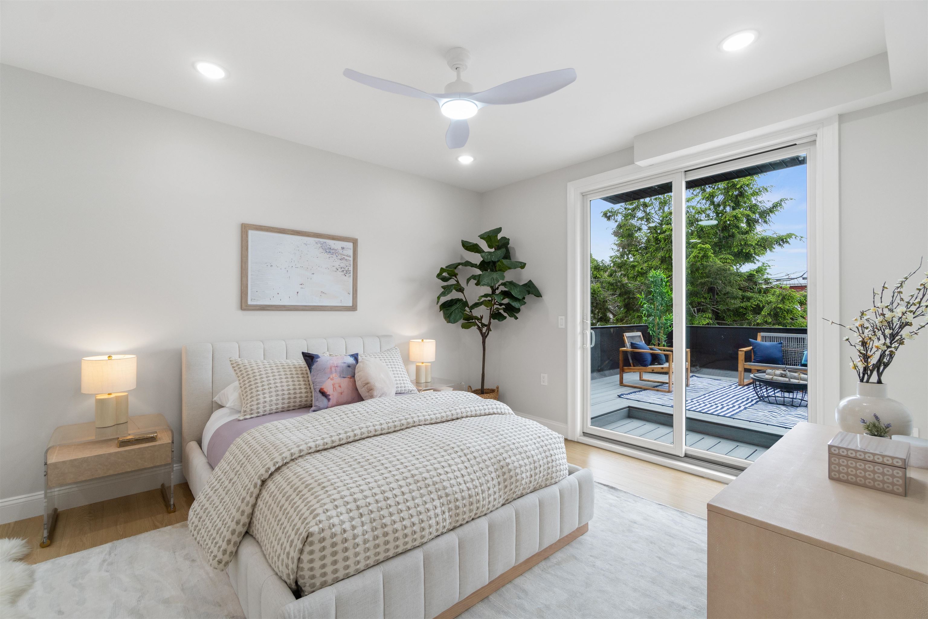 573 PALISADE AVE Unit: 4B