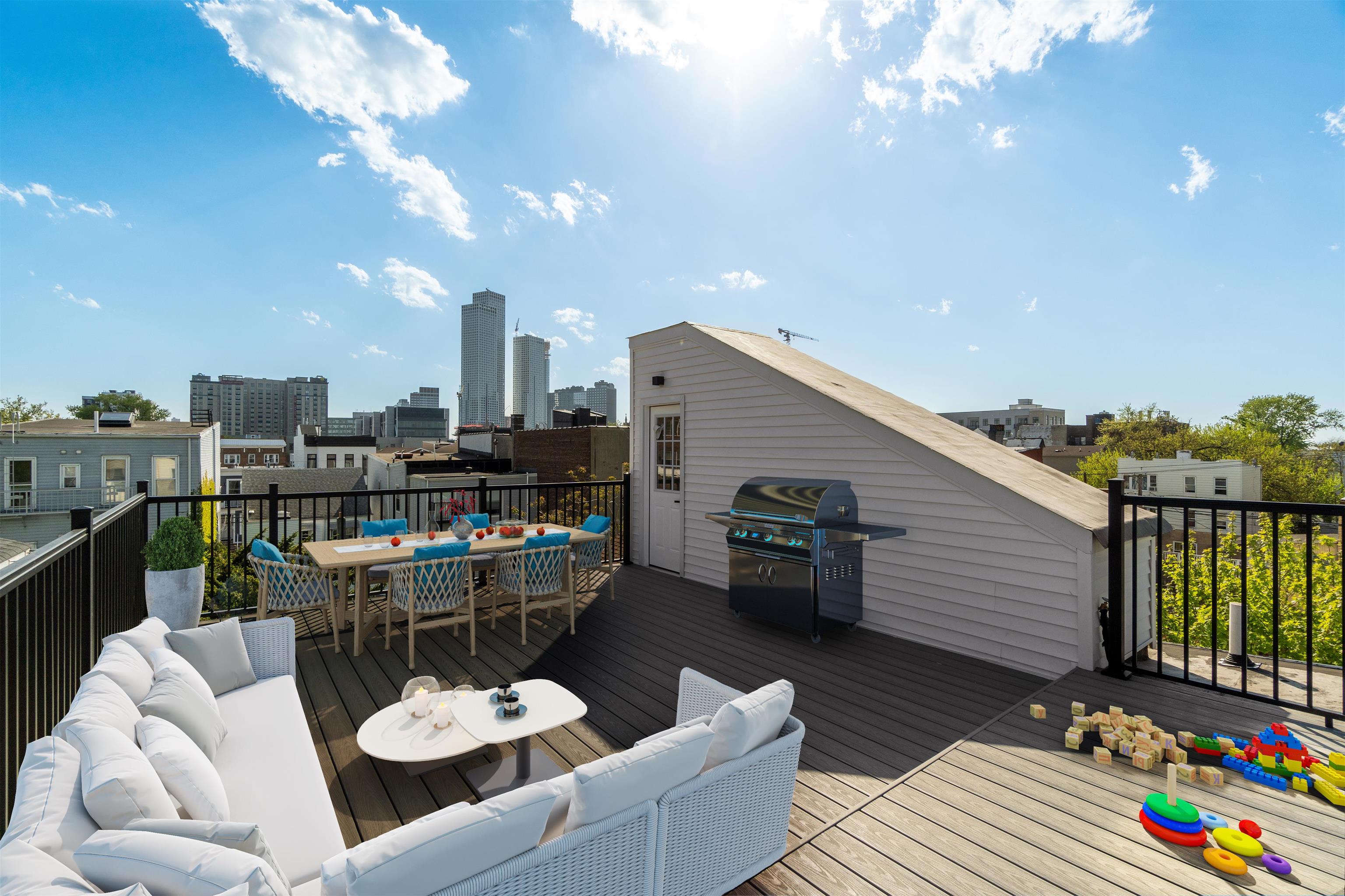 67 LAIDLAW AVE Unit: 2