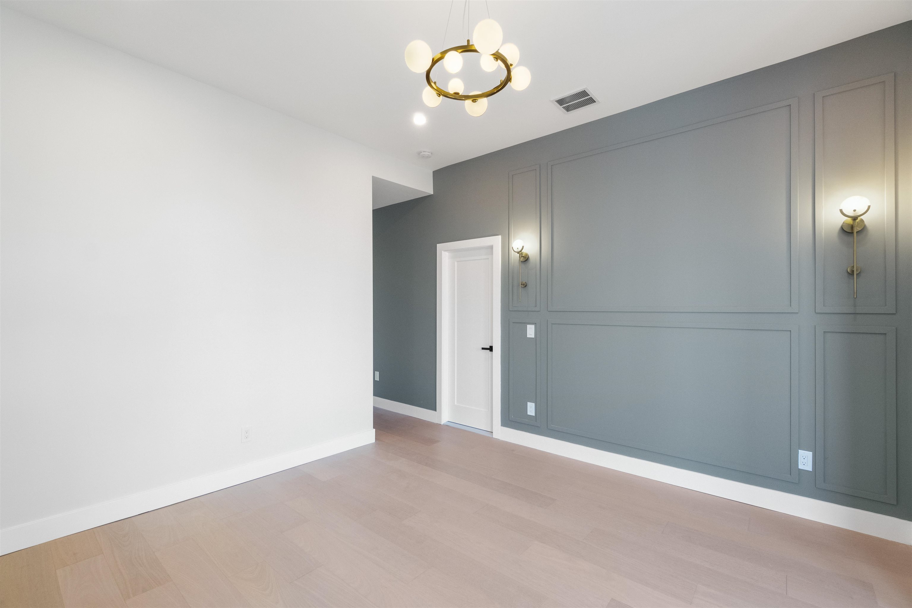 67 LAIDLAW AVE Unit: 2