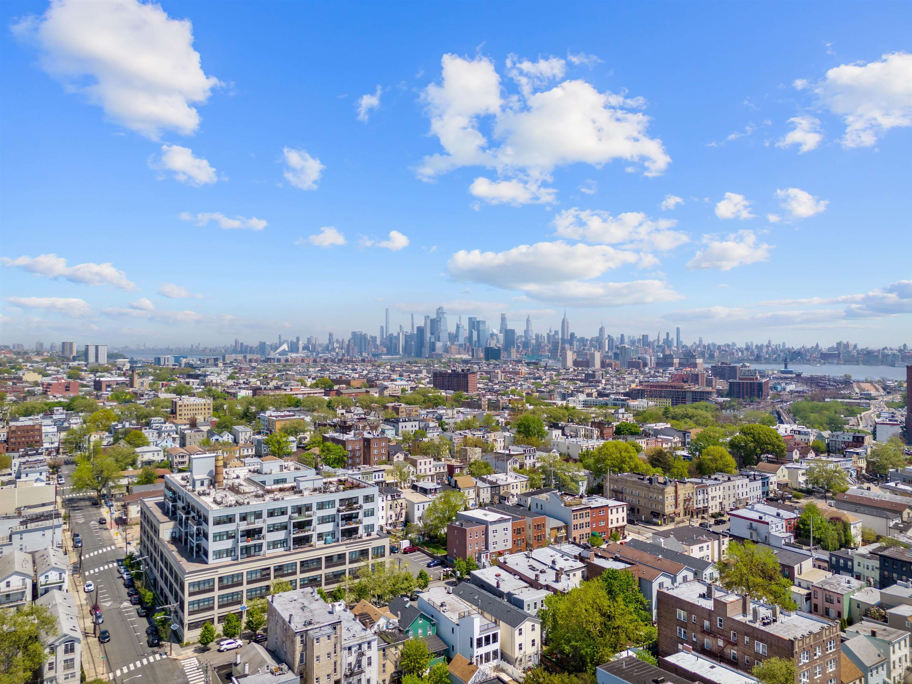67 LAIDLAW AVE Unit: 2