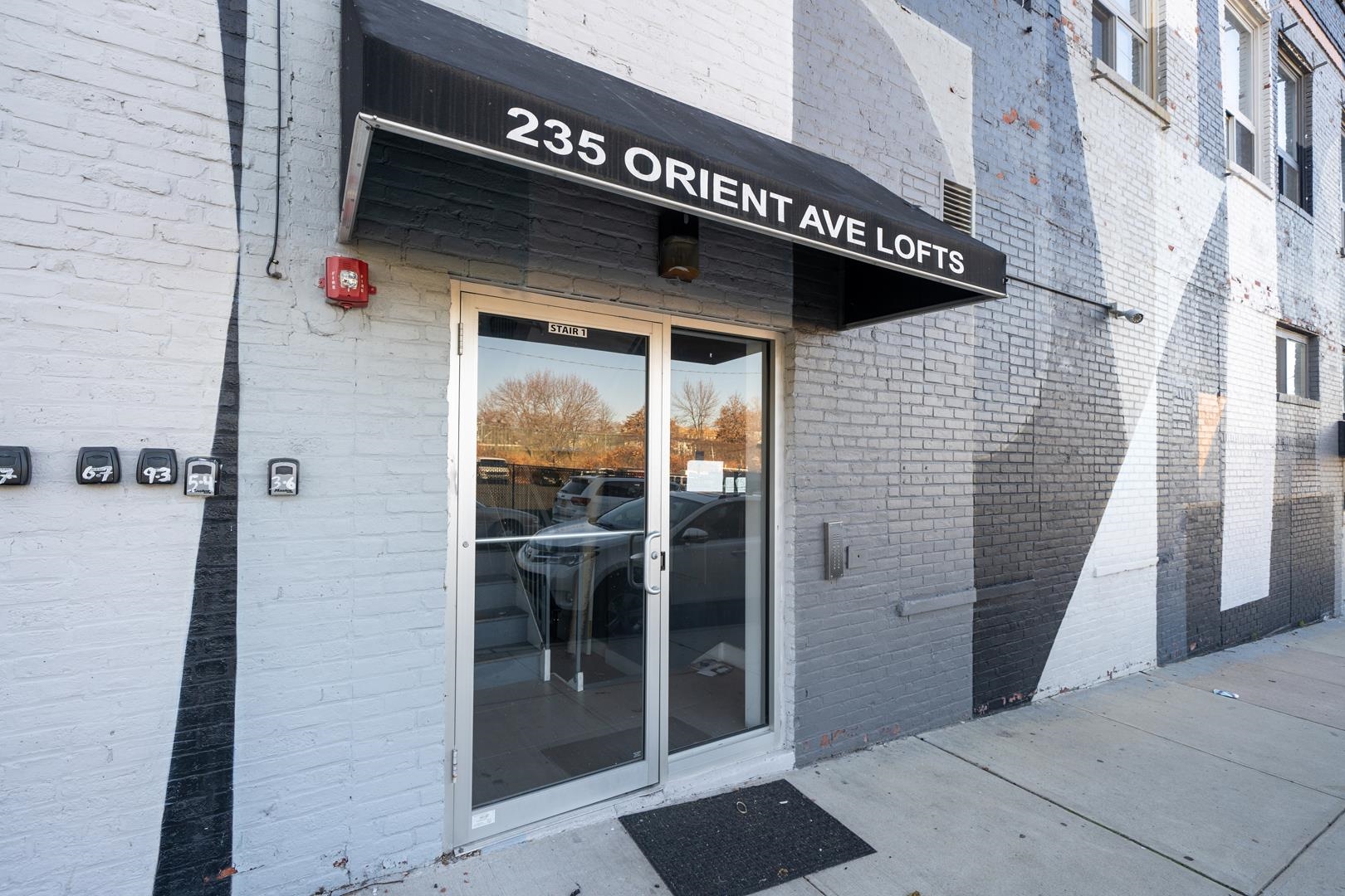 235 ORIENT AVE Unit: 9