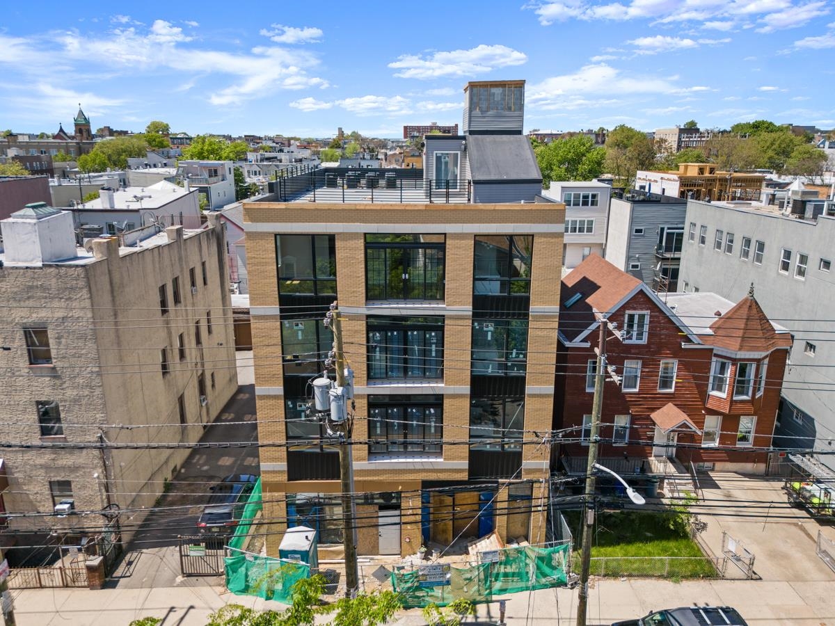 573 PALISADE AVE Unit: 3B