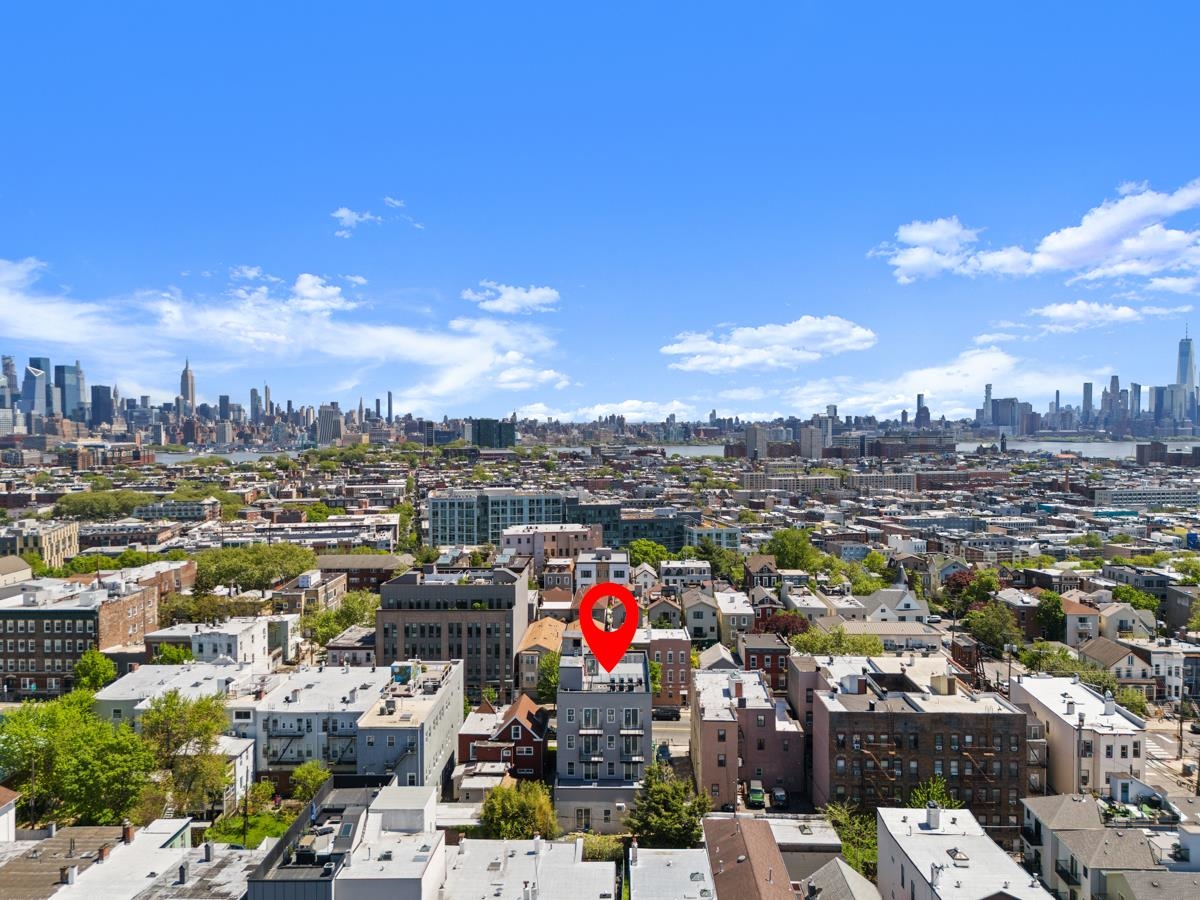 573 PALISADE AVE Unit: 3B